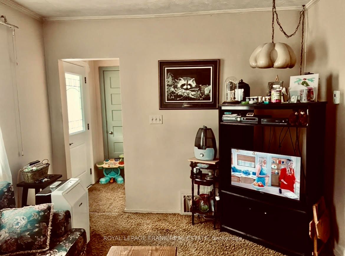 541 Mckellar Street Property Photo 3