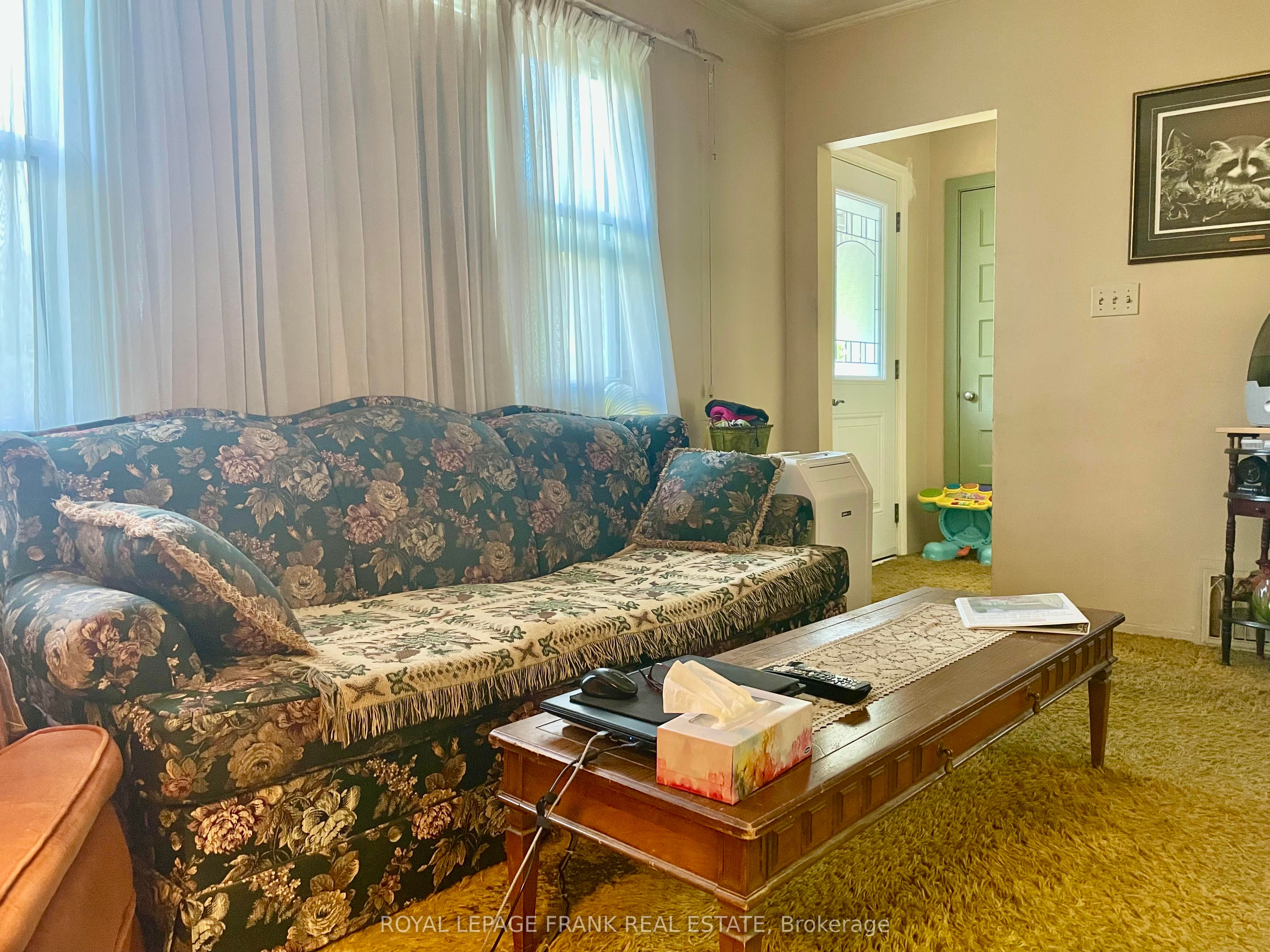 541 Mckellar Street Property Photo 4