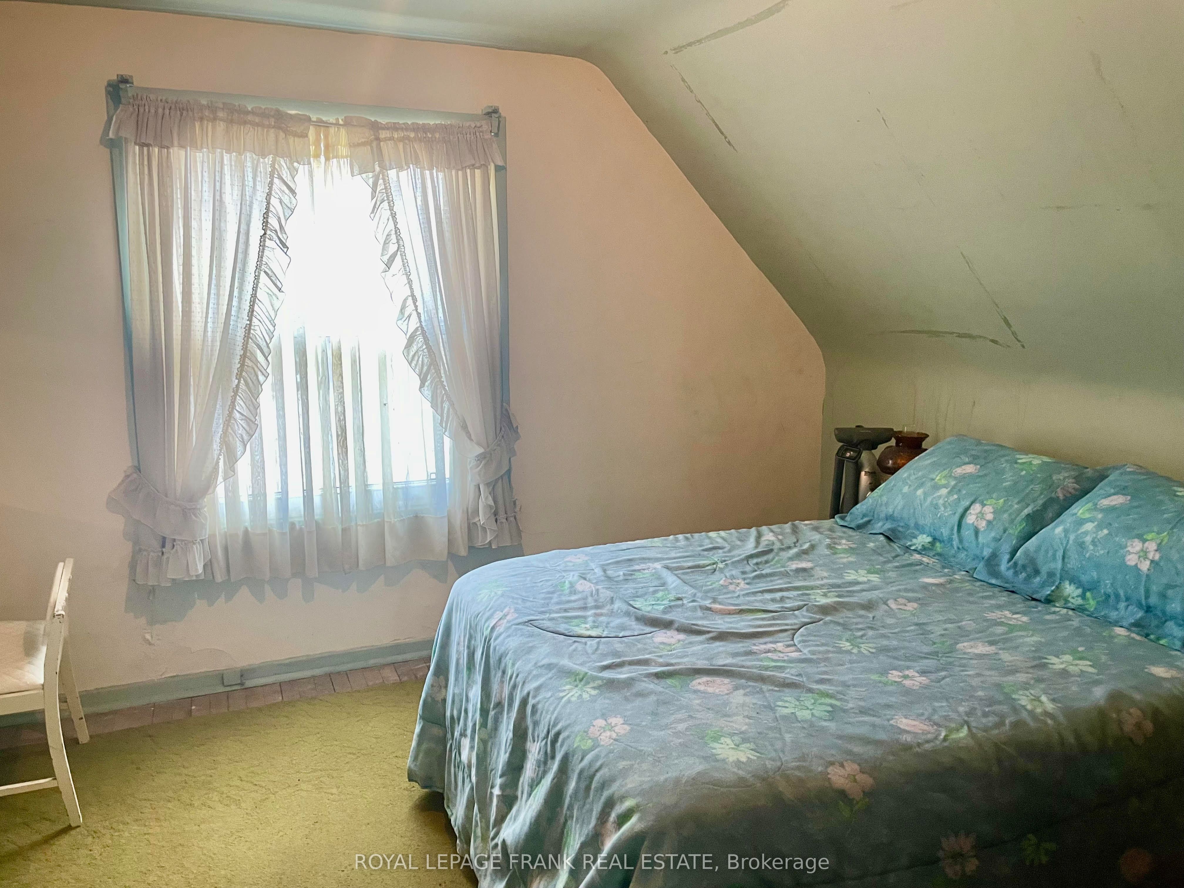 541 Mckellar Street Property Photo 8