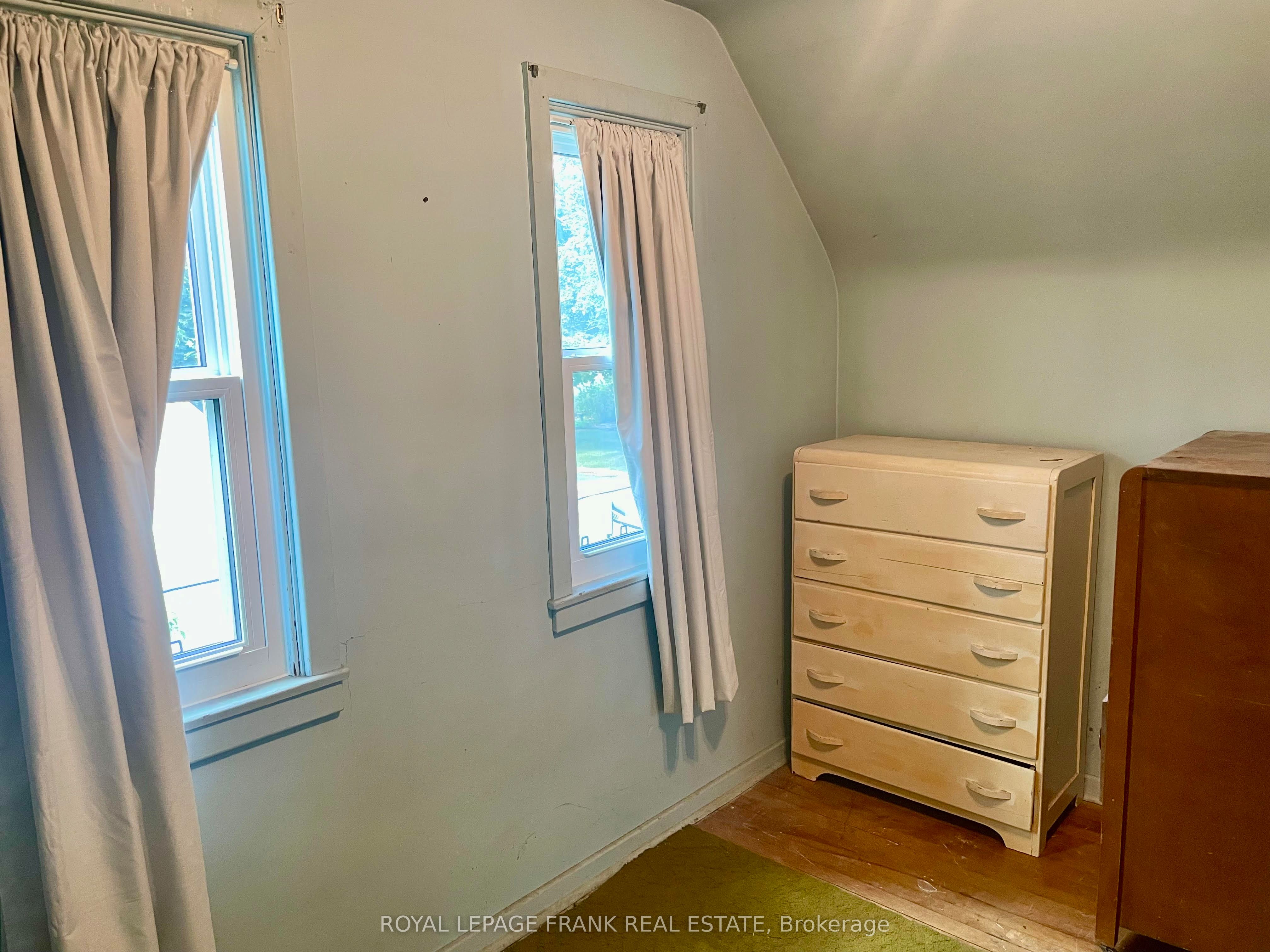 541 Mckellar Street Property Photo 11