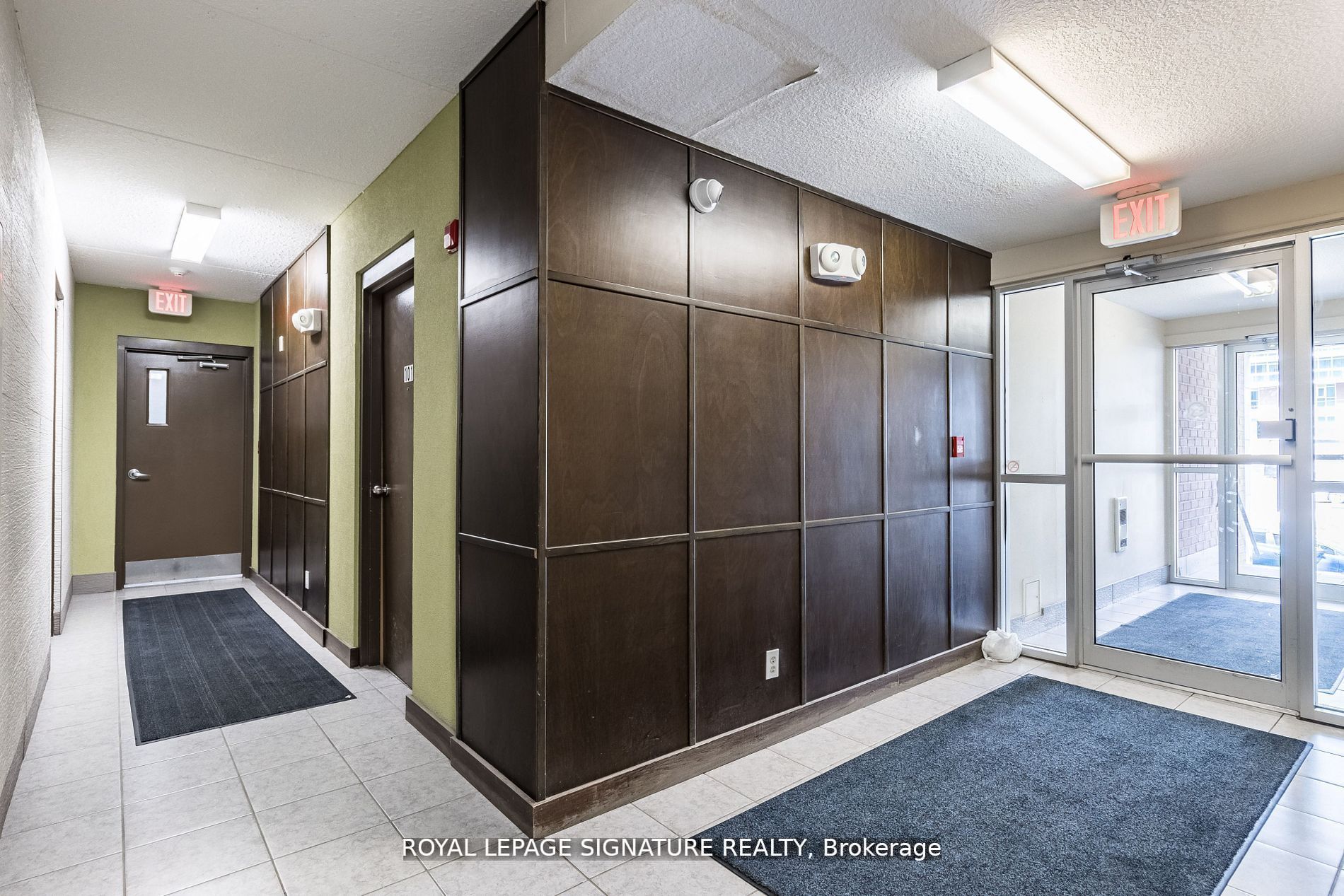 253 Lester Street 101 Property Photo 9