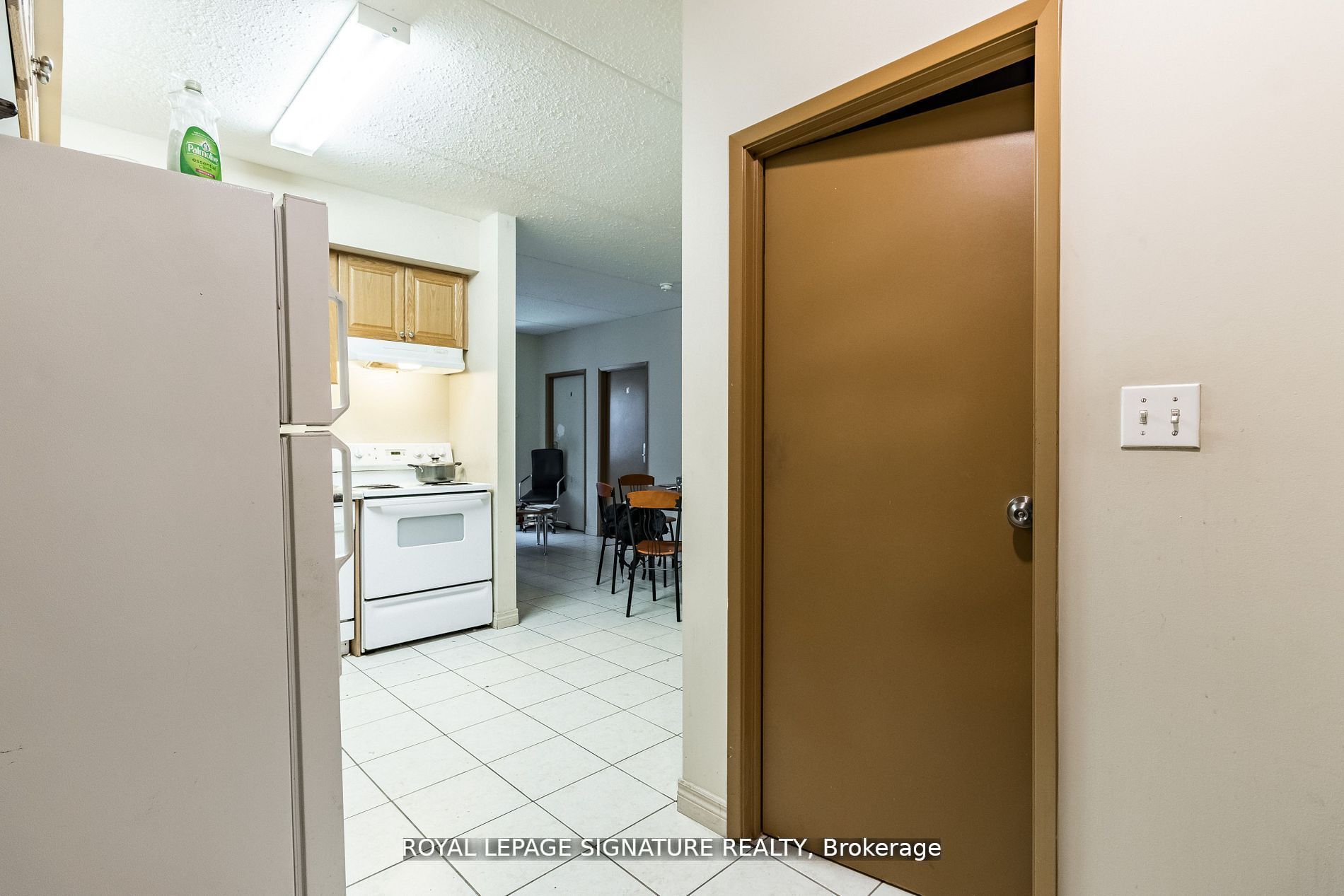 253 Lester Street 101 Property Photo 10