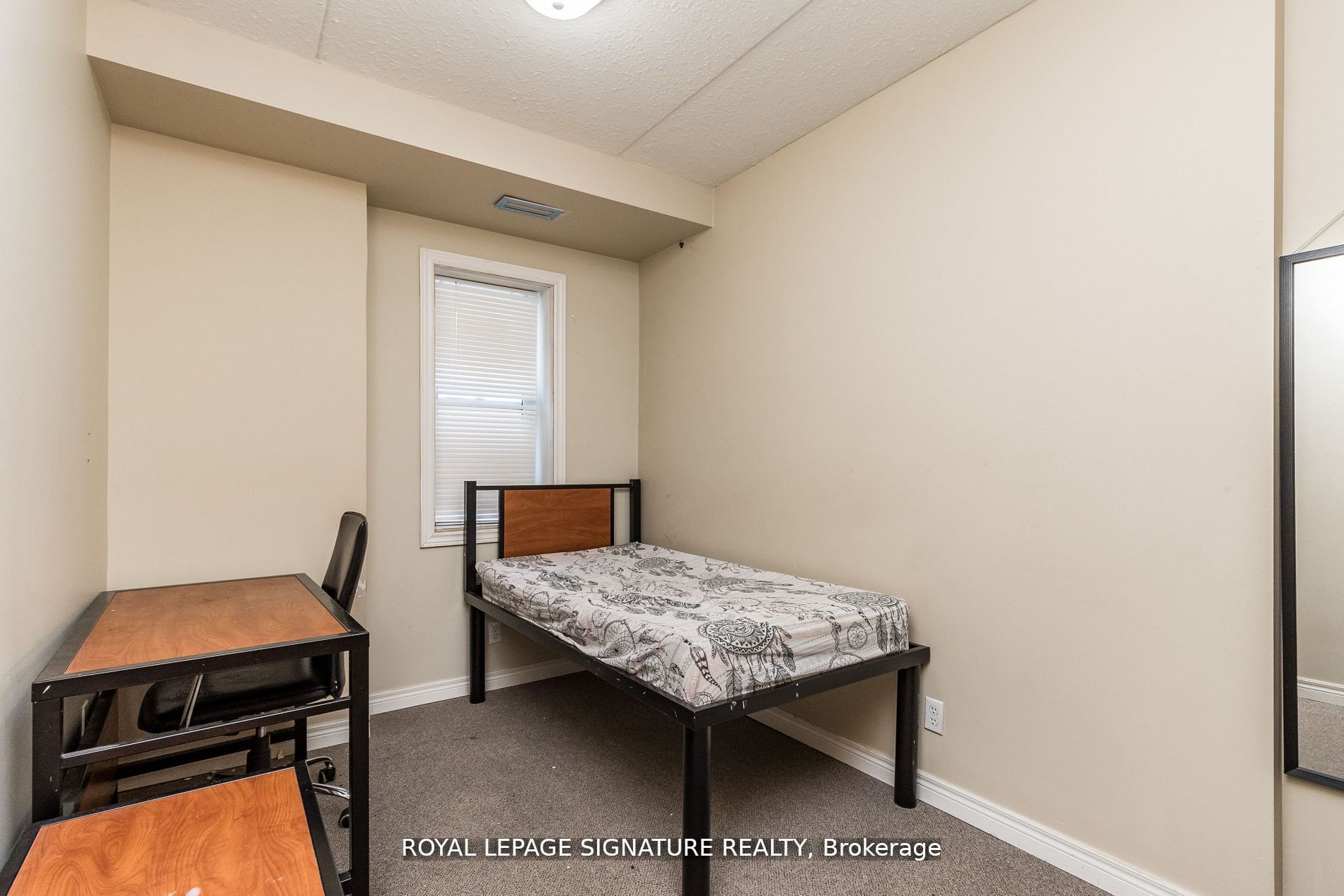 253 Lester Street 101 Property Photo 31