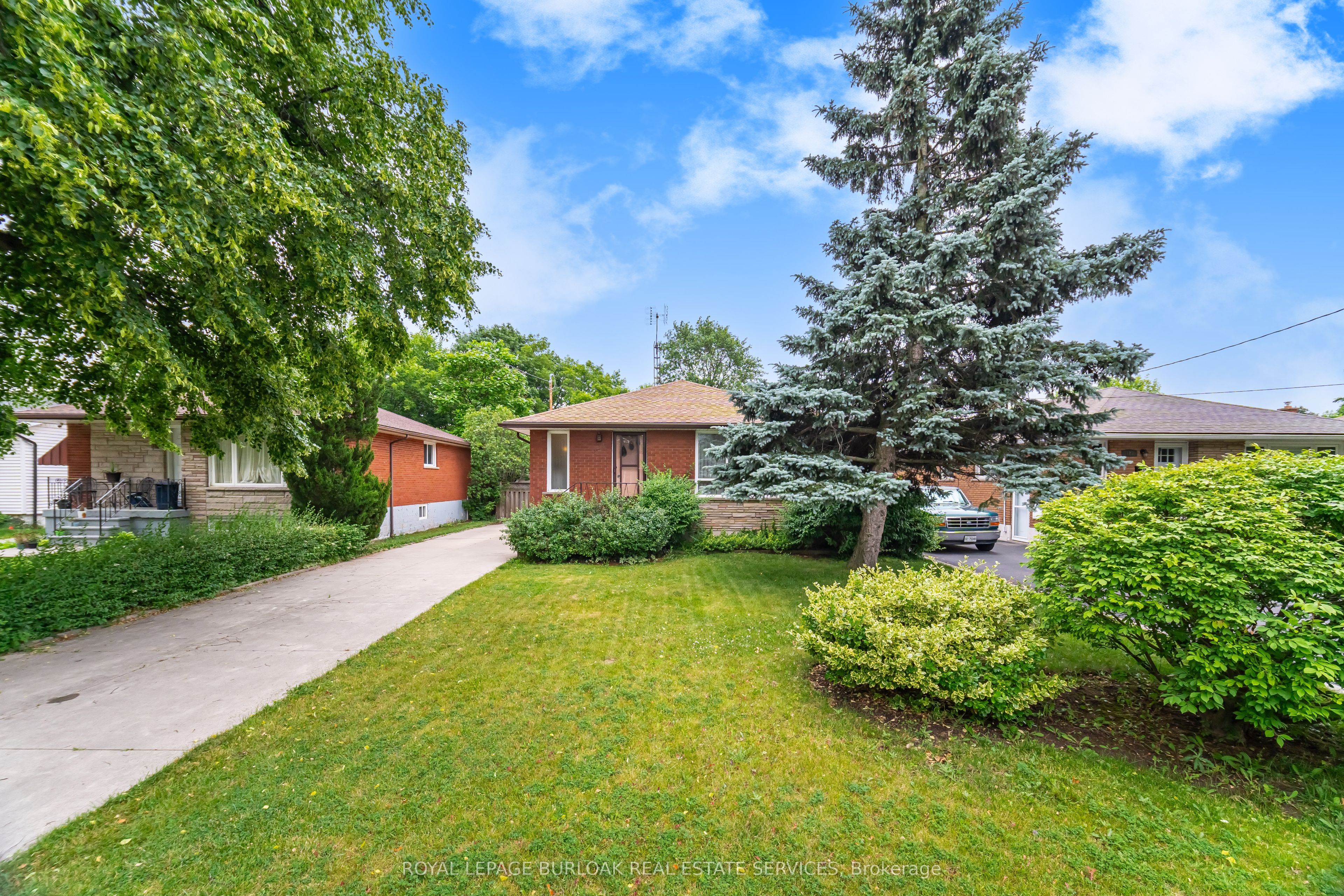 121 Manning Avenue Property Photo 3