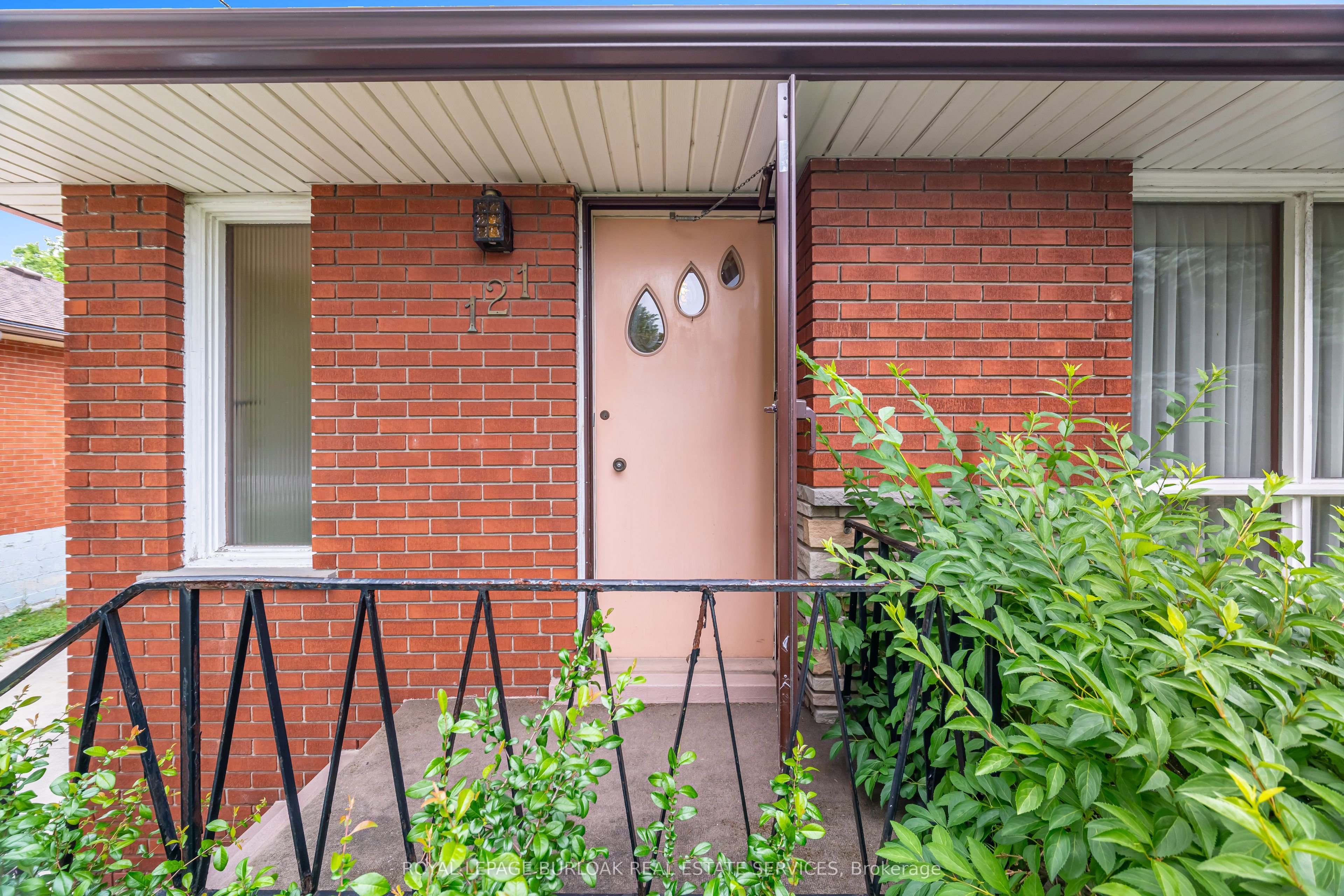 121 Manning Avenue Property Photo 6