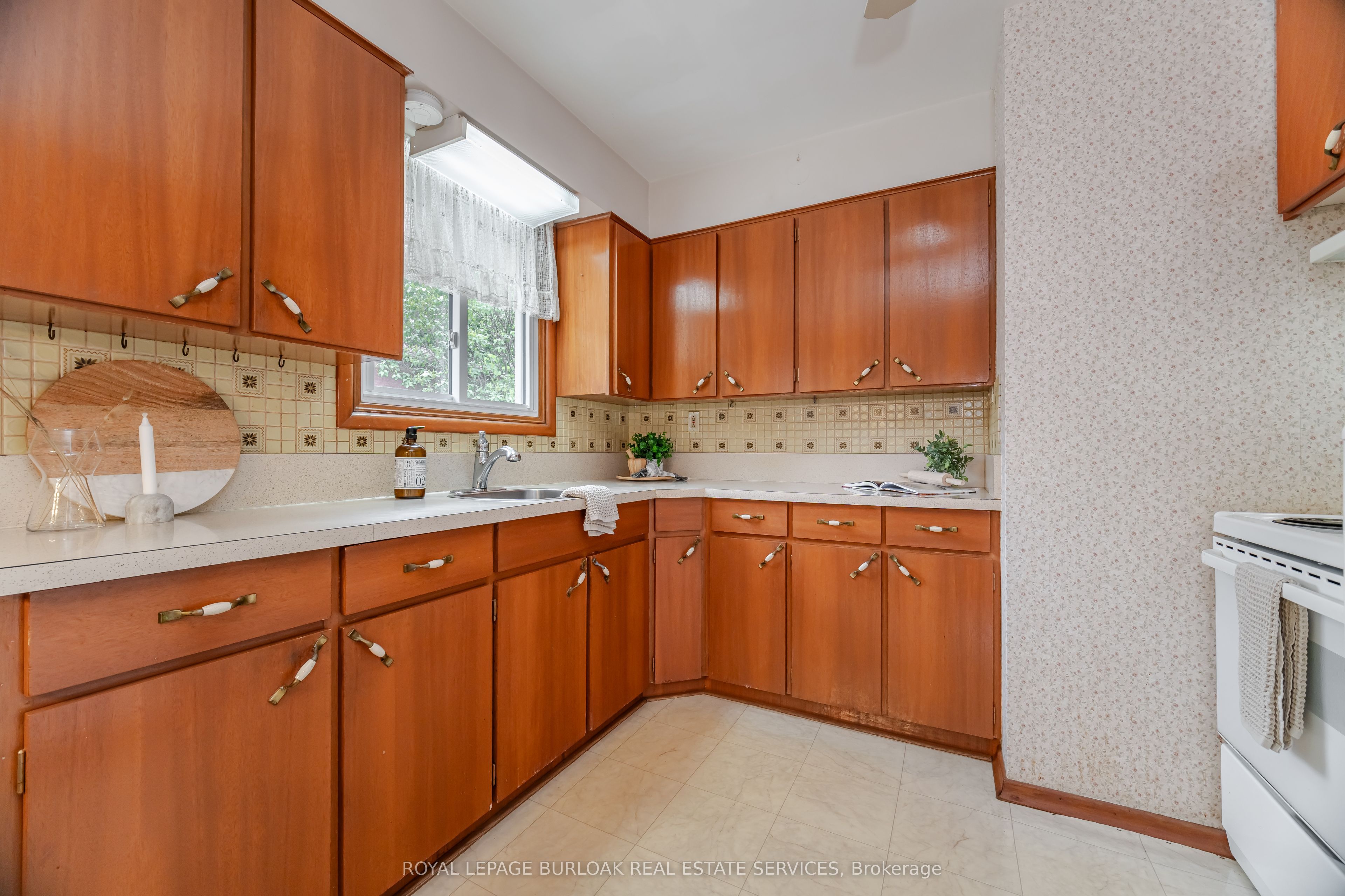 121 Manning Avenue Property Photo 21