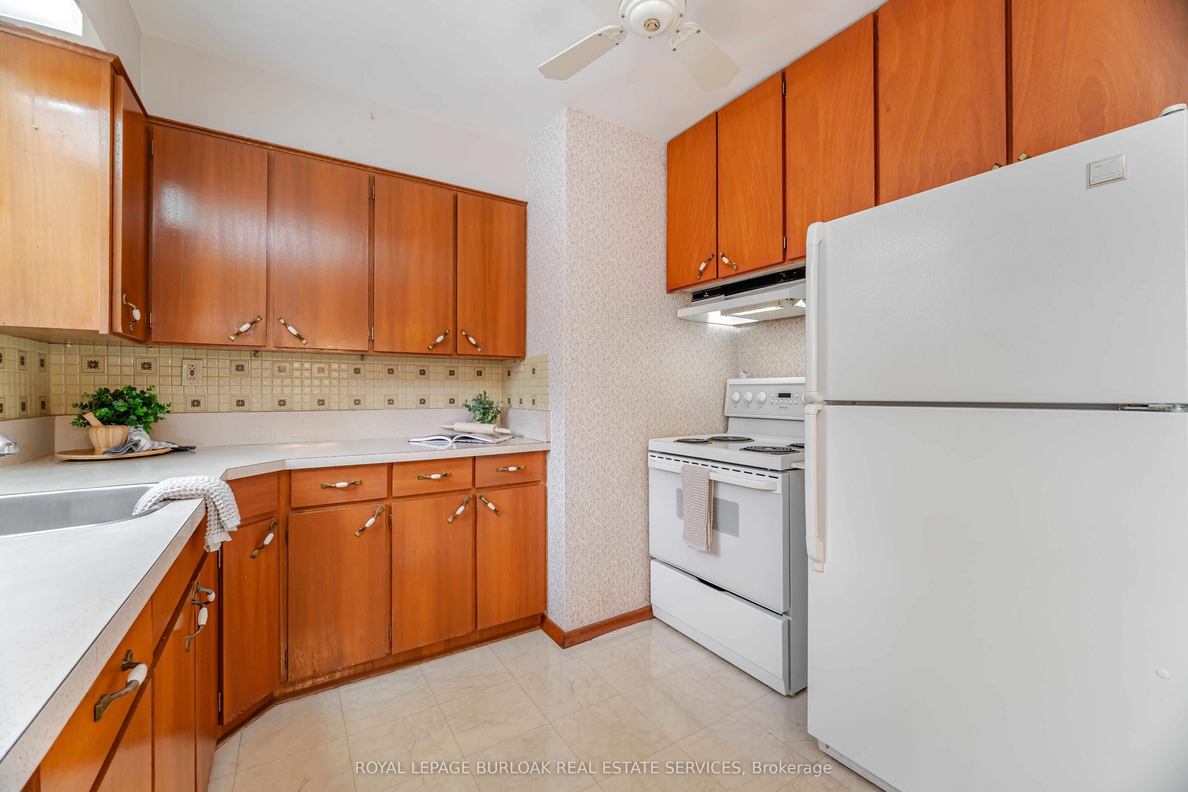 121 Manning Avenue Property Photo 22
