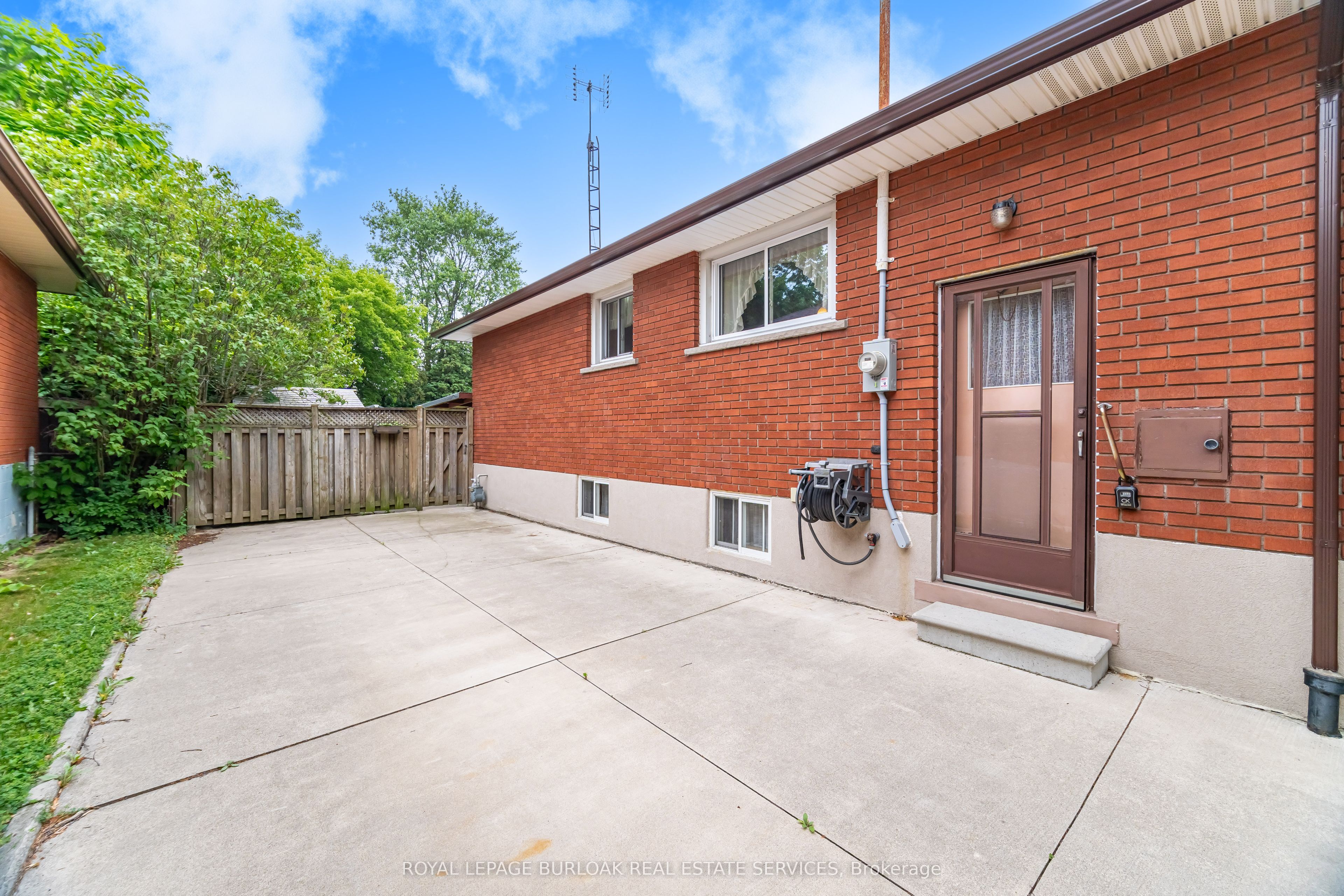 121 Manning Avenue Property Photo 44