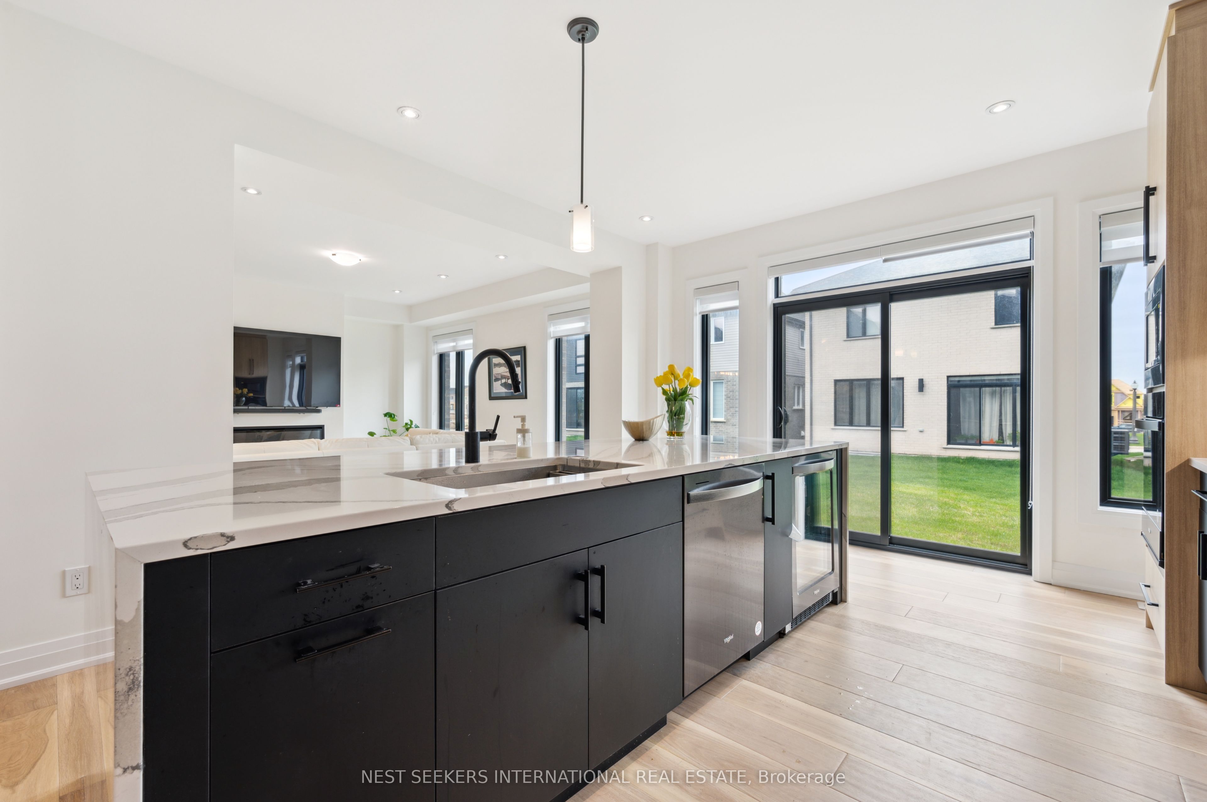 166 Shaded Creek Drive Property Photo 10