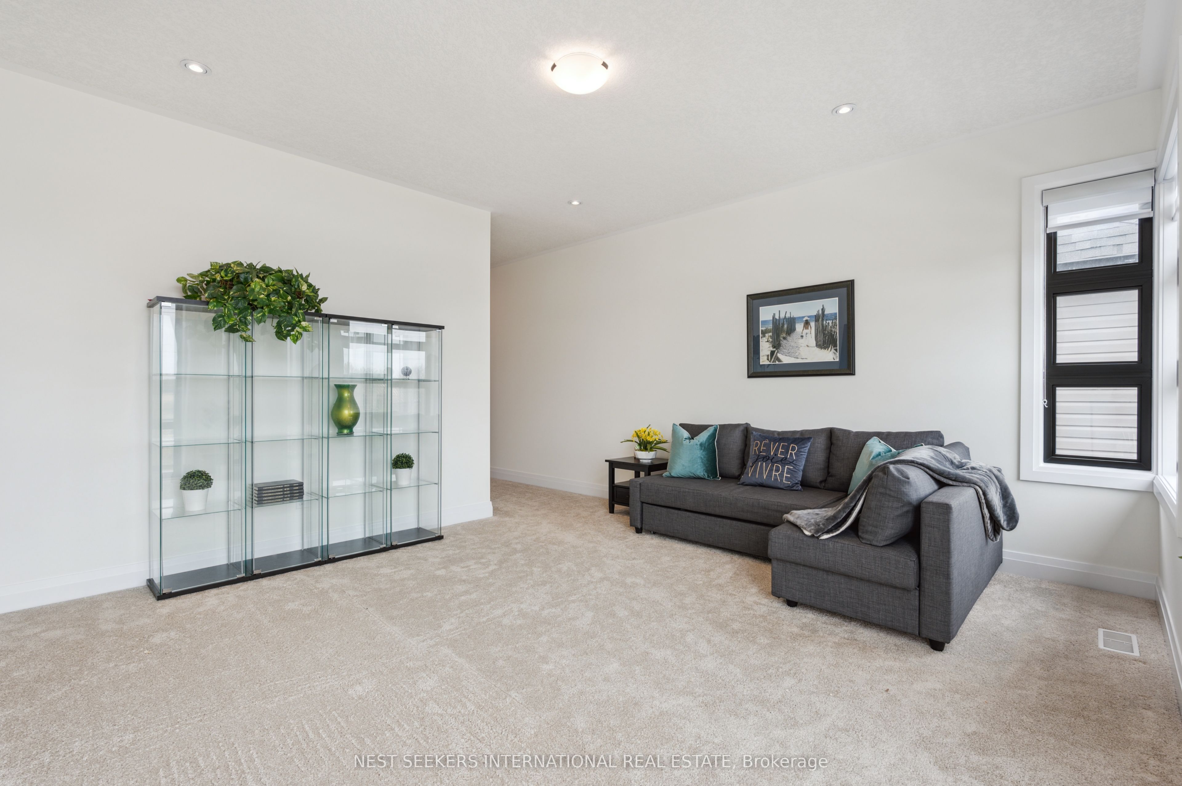 166 Shaded Creek Drive Property Photo 14