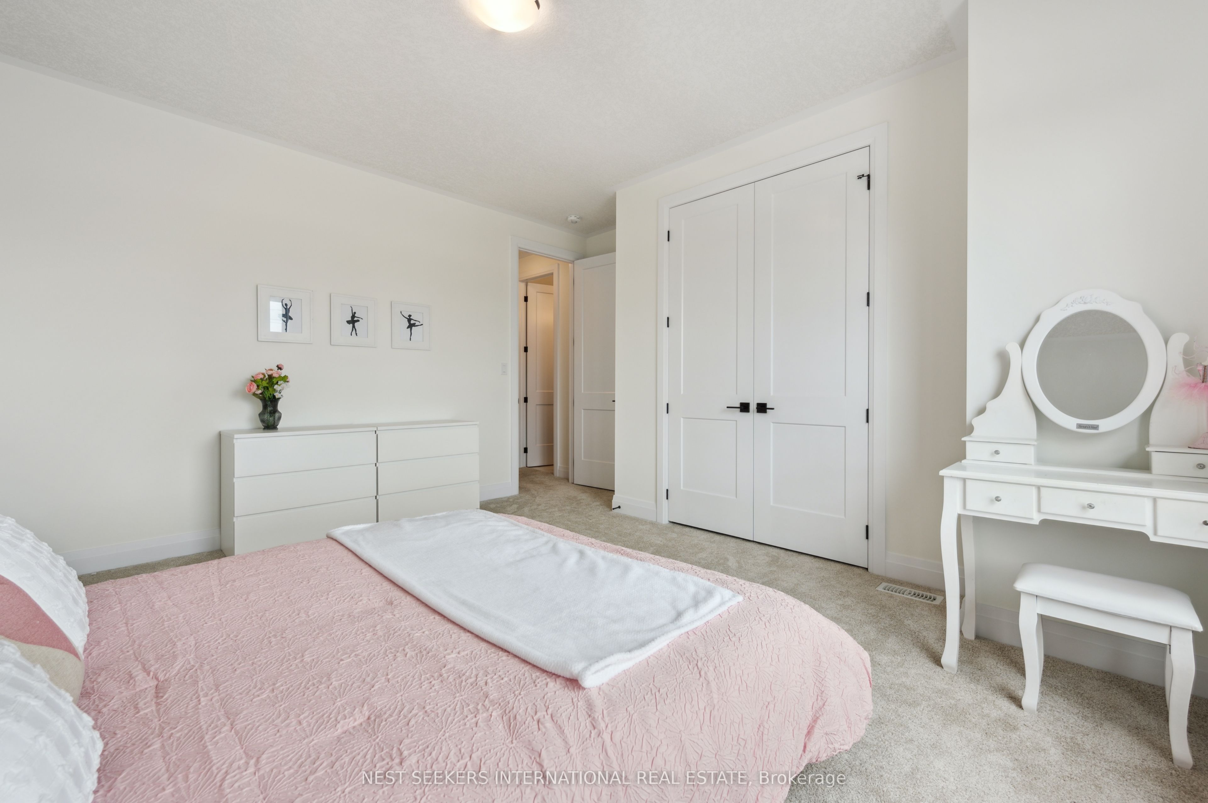 166 Shaded Creek Drive Property Photo 18