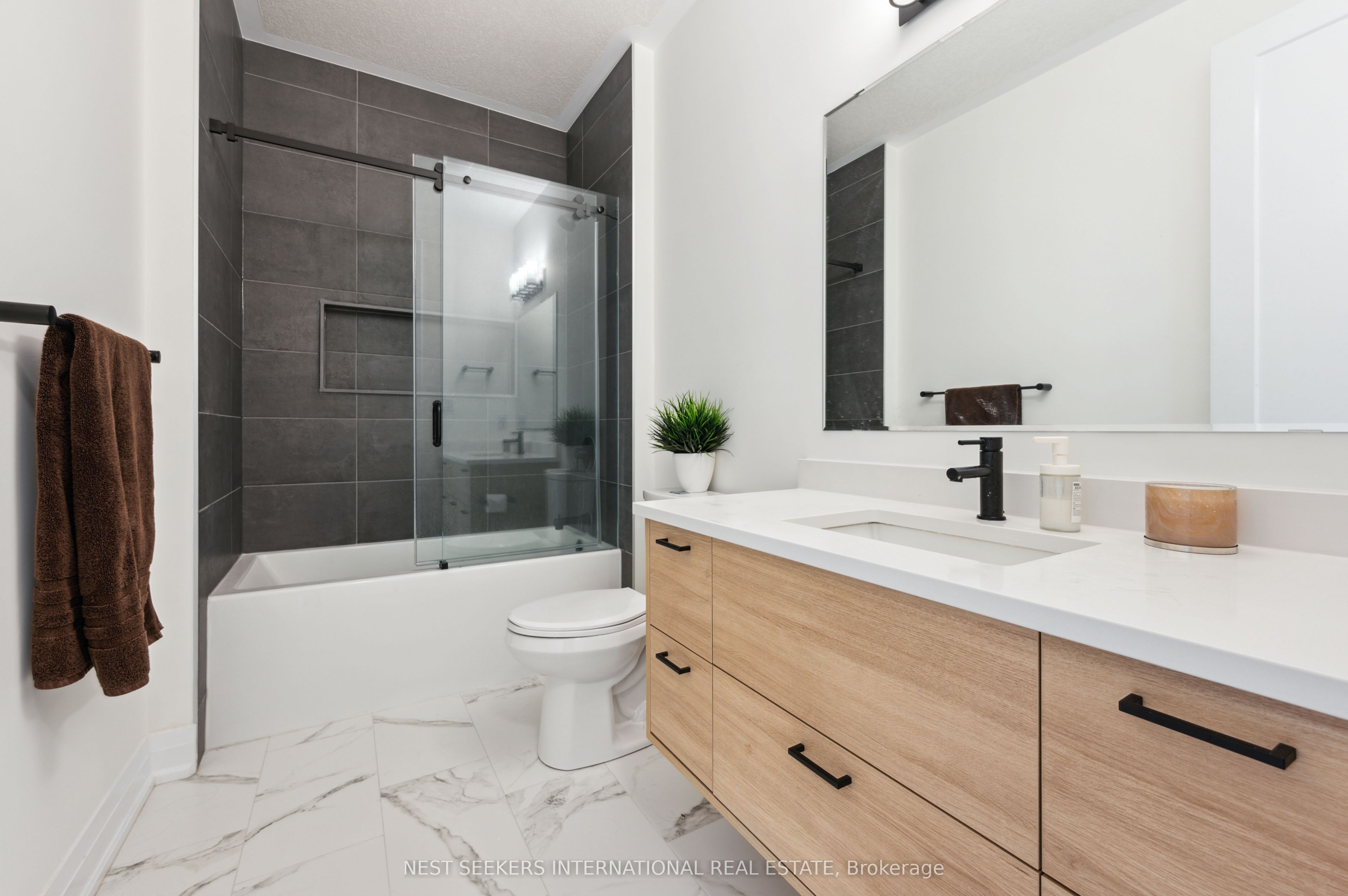 166 Shaded Creek Drive Property Photo 19