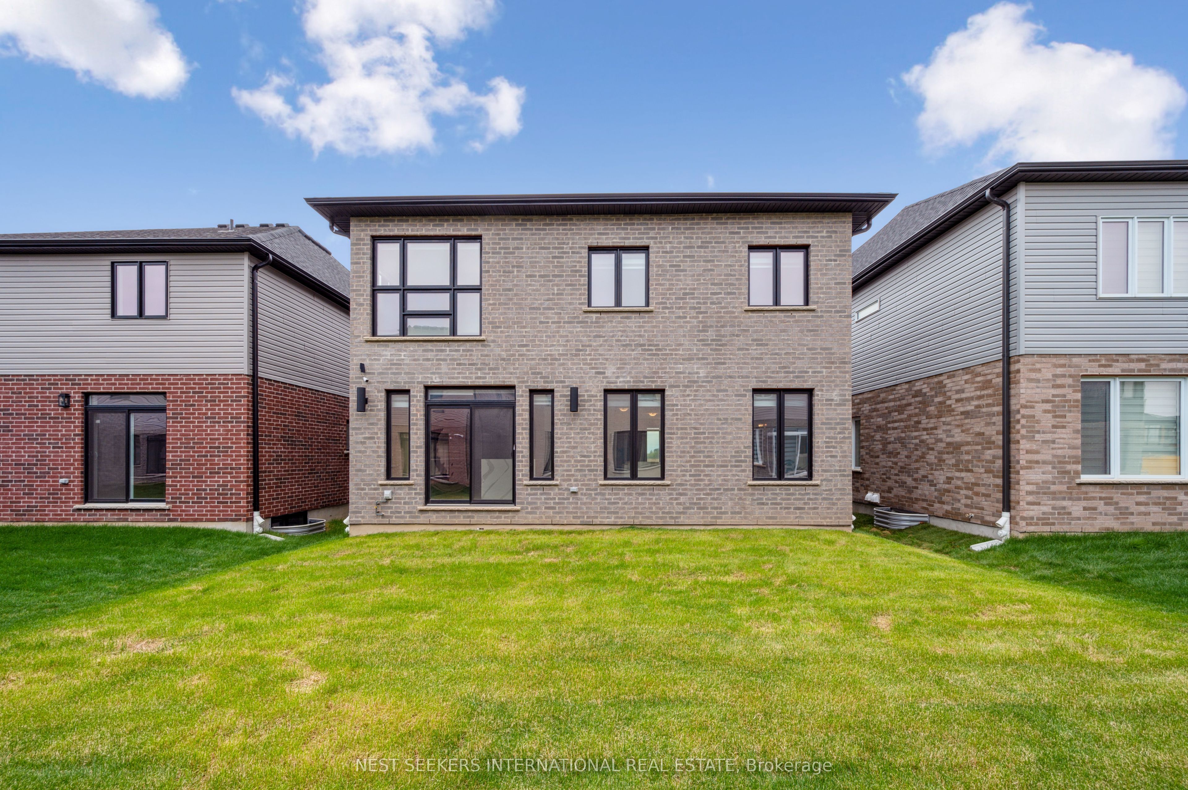 166 Shaded Creek Drive Property Photo 31