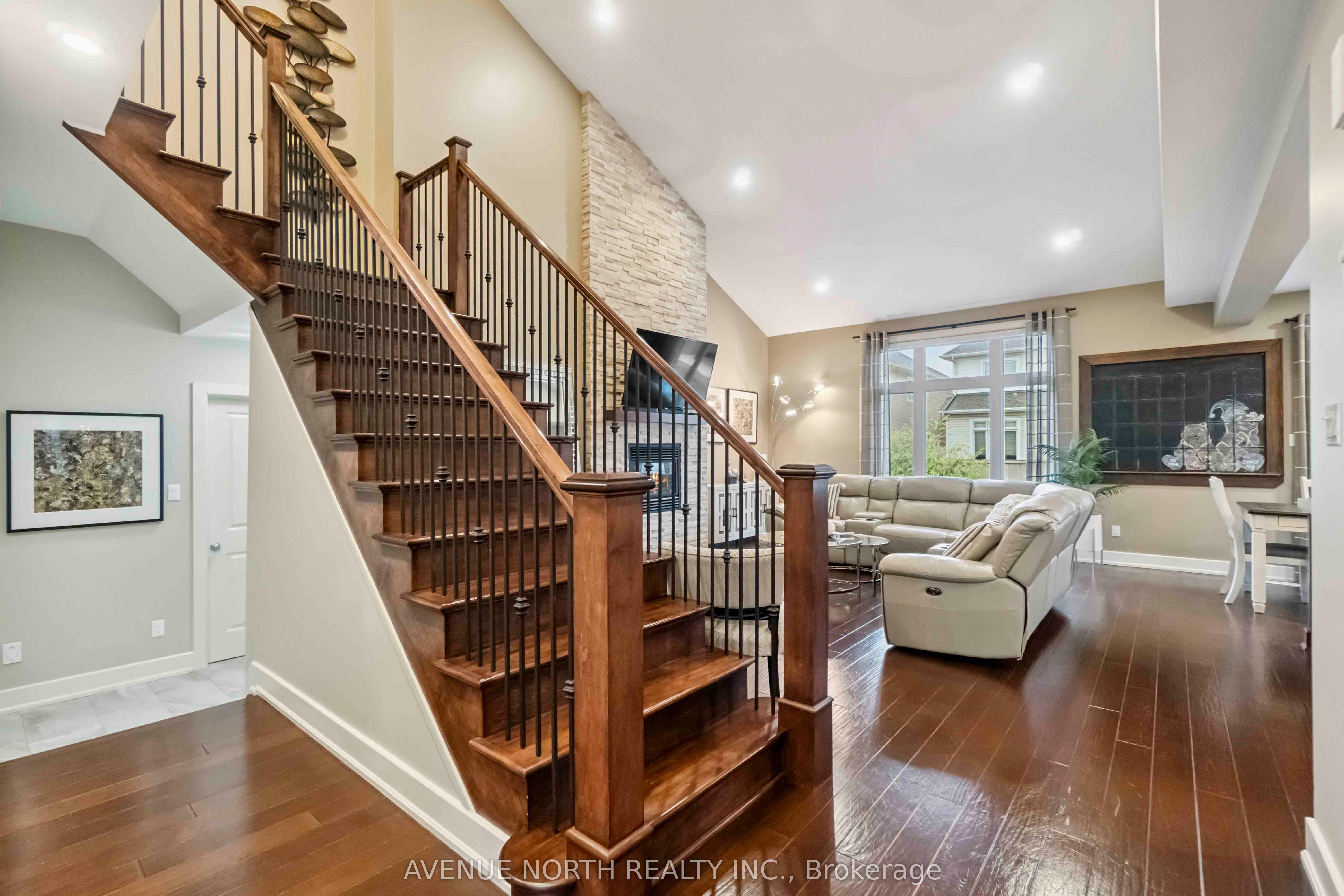 718 Bunchberry Way Property Photo 8