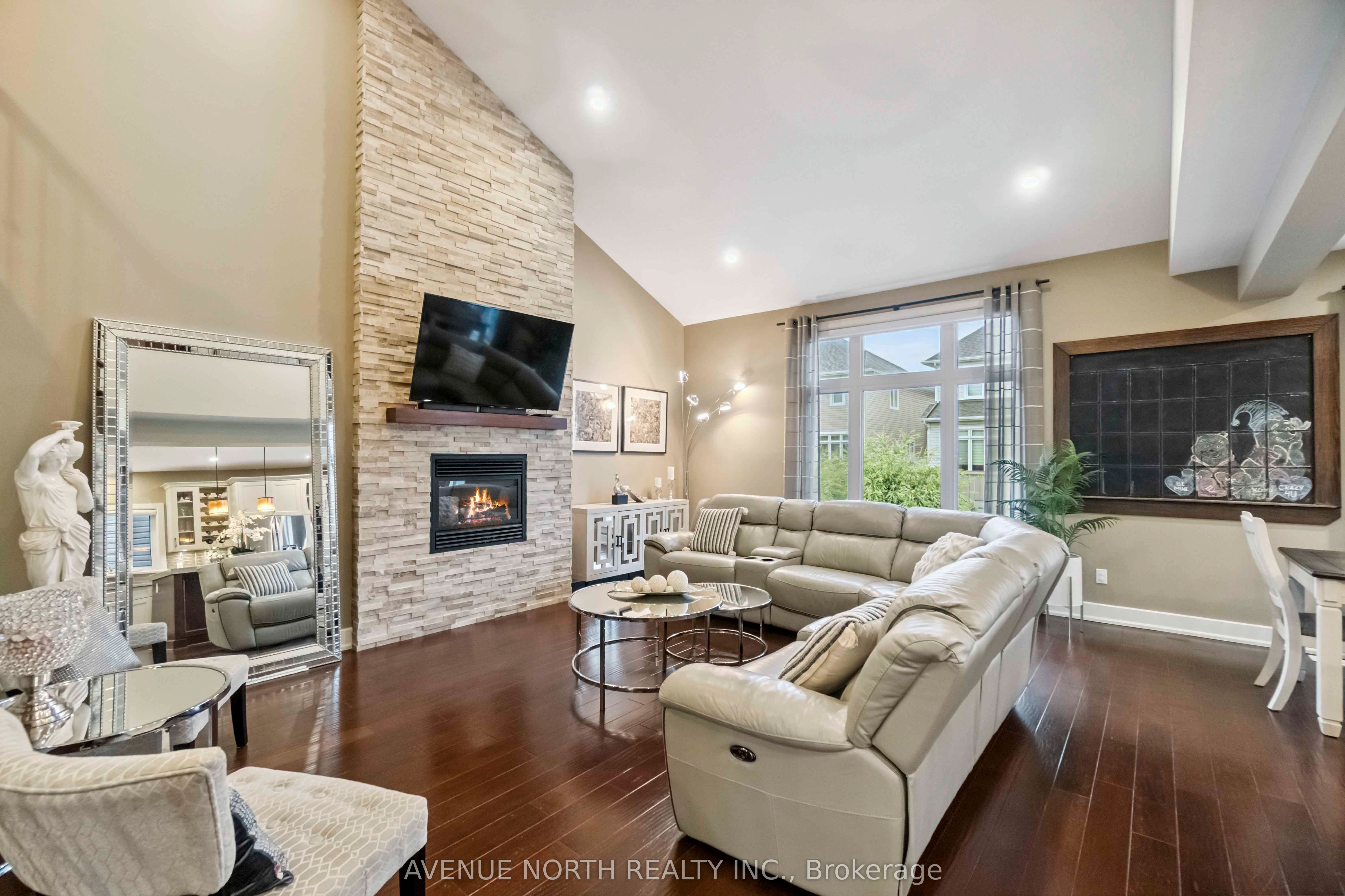 718 Bunchberry Way Property Photo 10