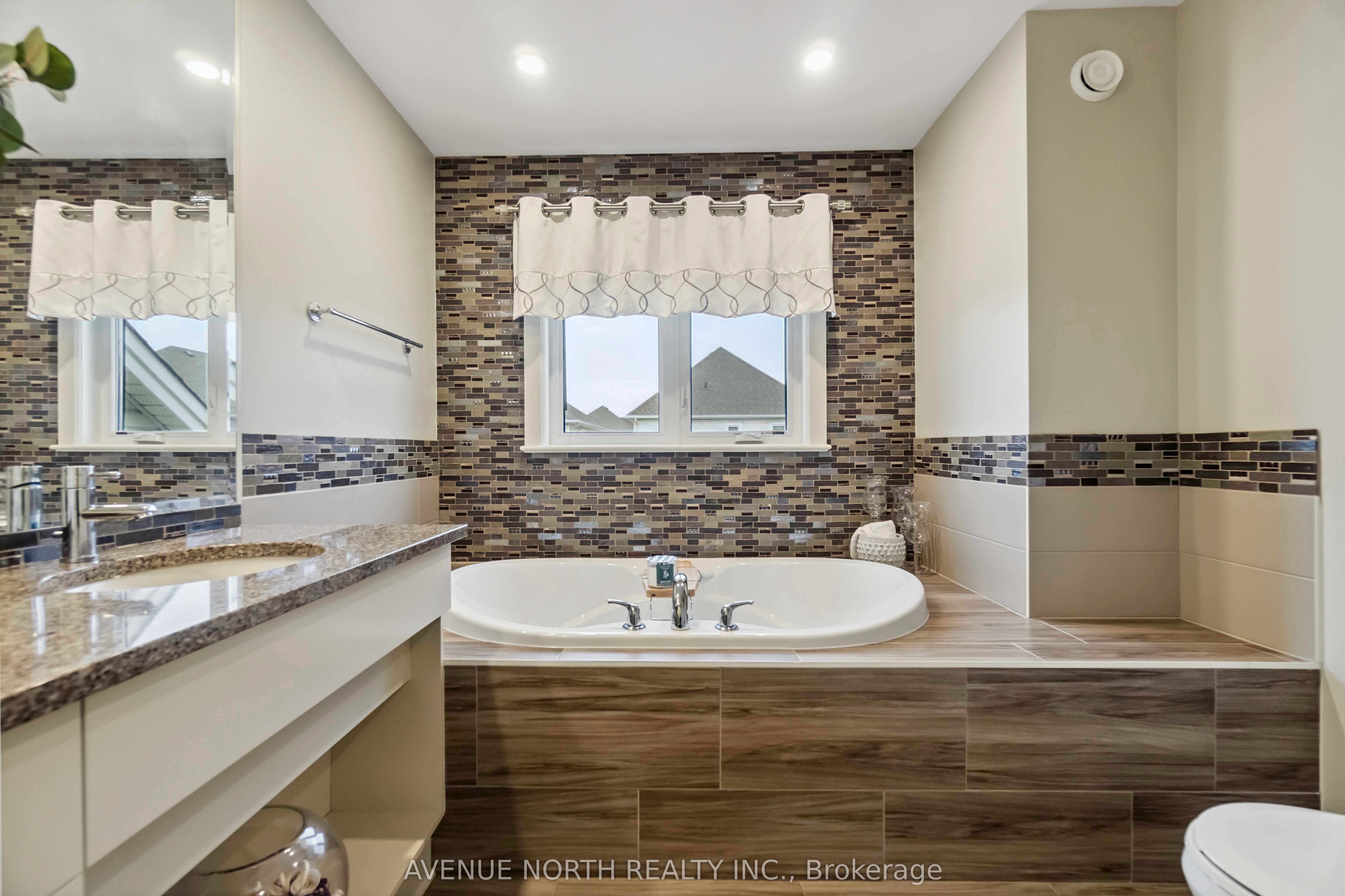 718 Bunchberry Way Property Photo 25
