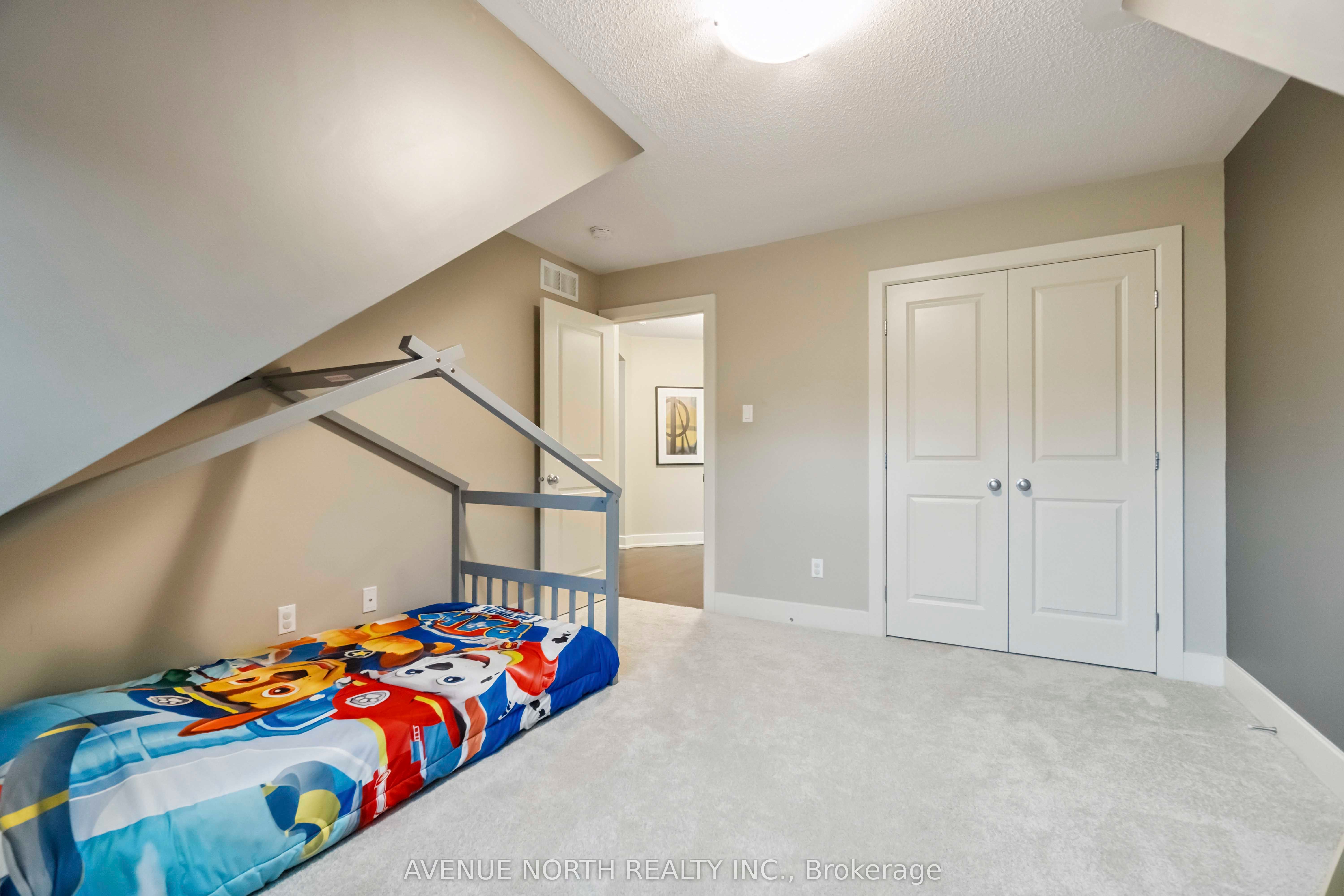 718 Bunchberry Way Property Photo 30