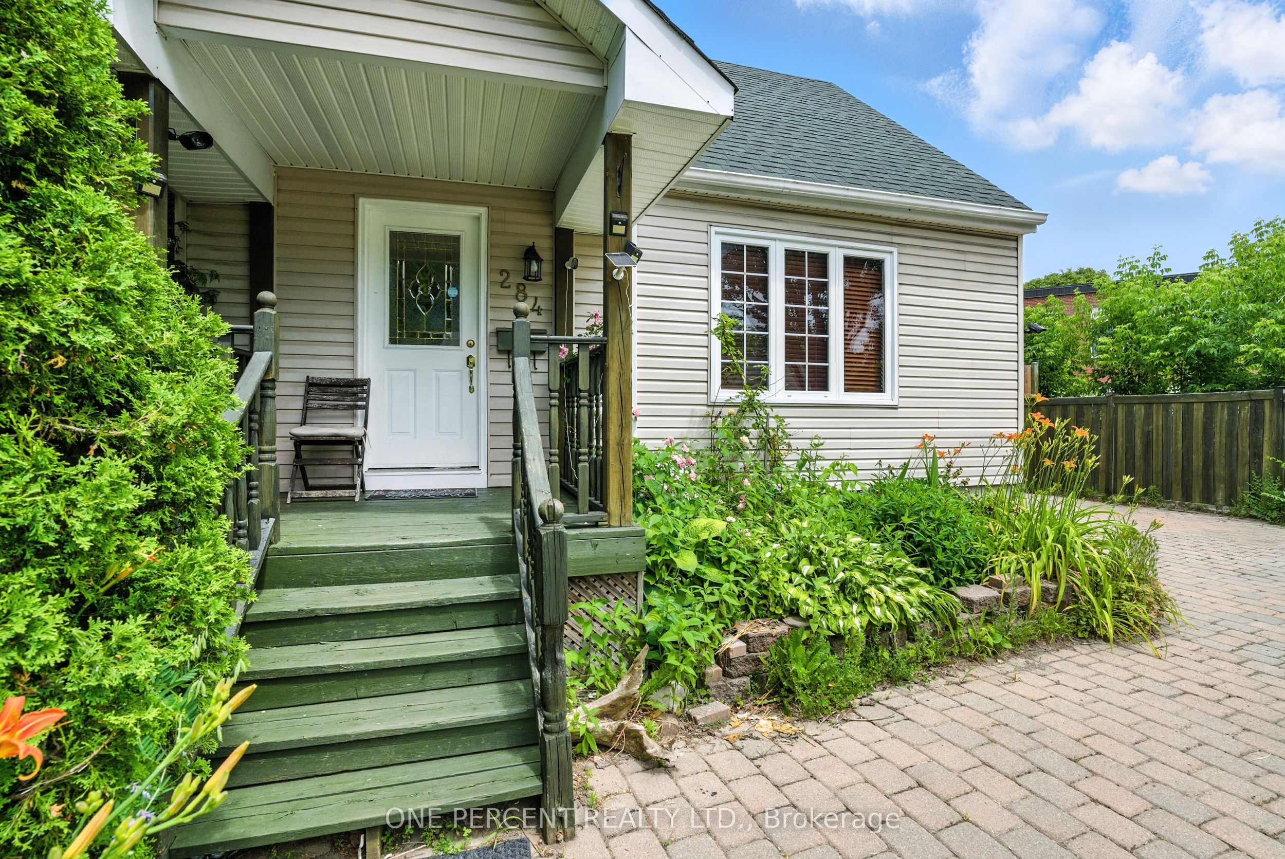 284 Anna Avenue Property Photo 2