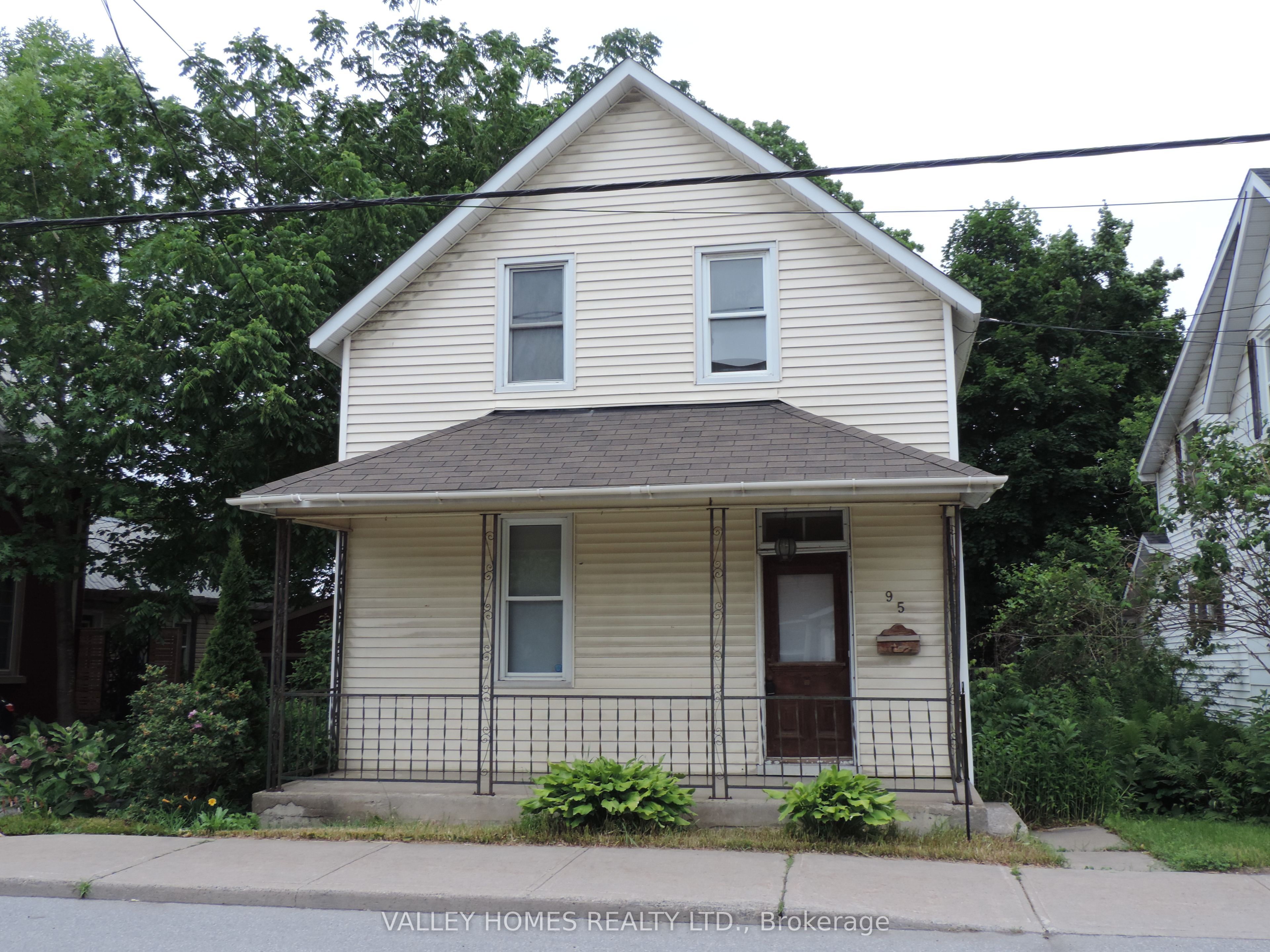 95 MOORE Street Property Photo 1