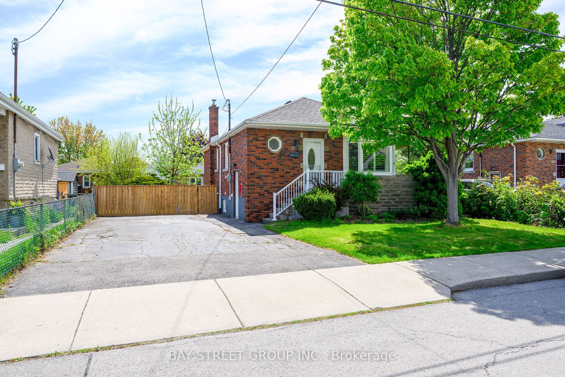 177 E 31st St Property Photo 1