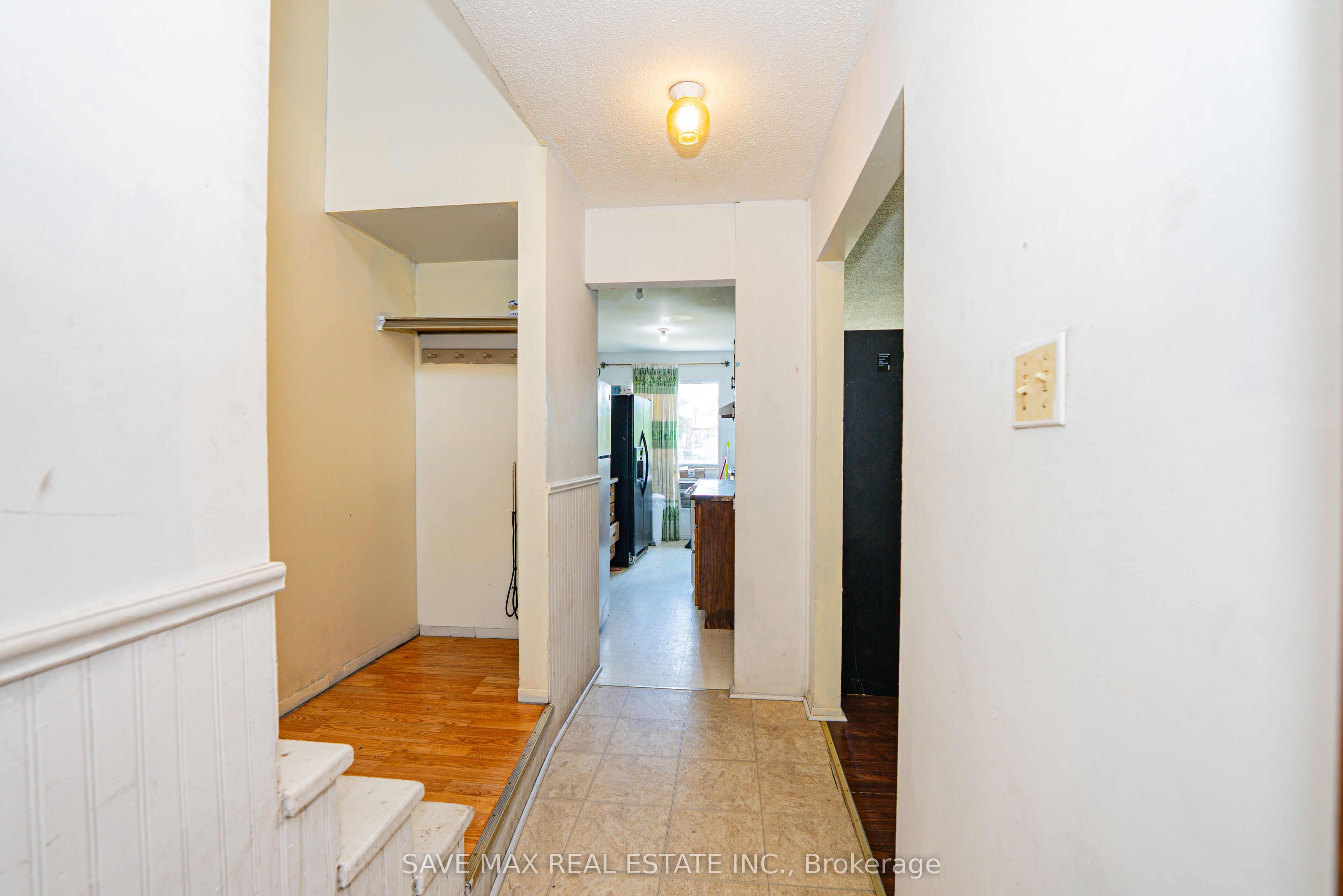 115 Albert Street S Property Photo 1