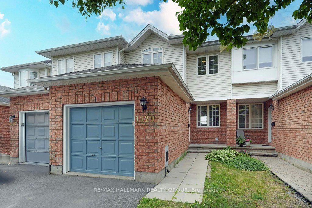 1429 Lynx Crescent Property Photo 2