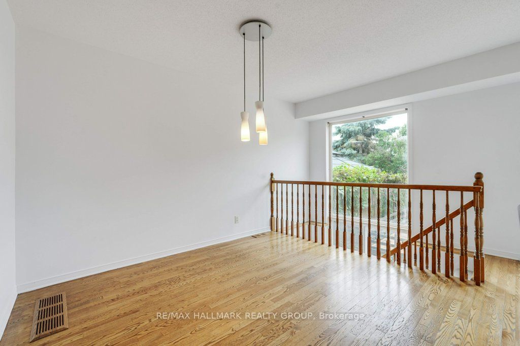 1429 Lynx Crescent Property Photo 10
