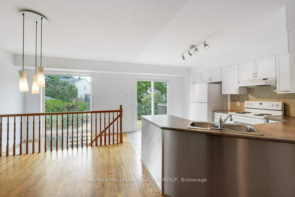 1429 Lynx Crescent Property Photo 13