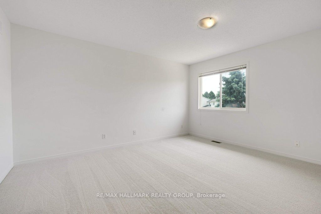1429 Lynx Crescent Property Photo 21