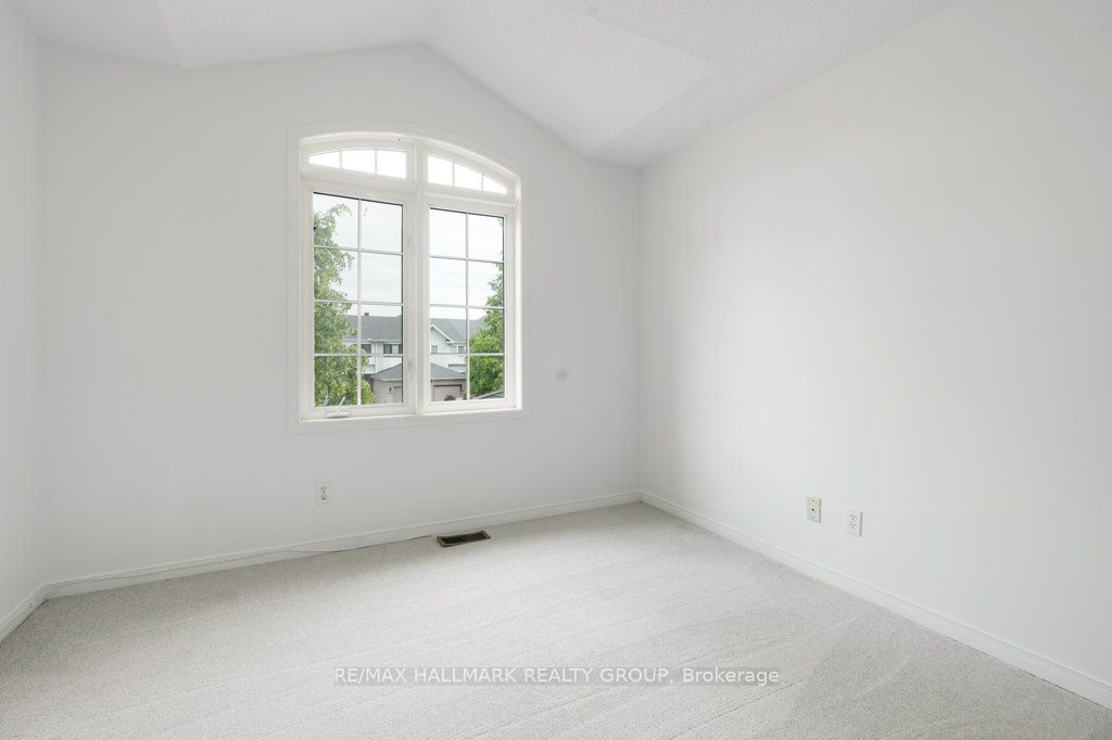1429 Lynx Crescent Property Photo 26