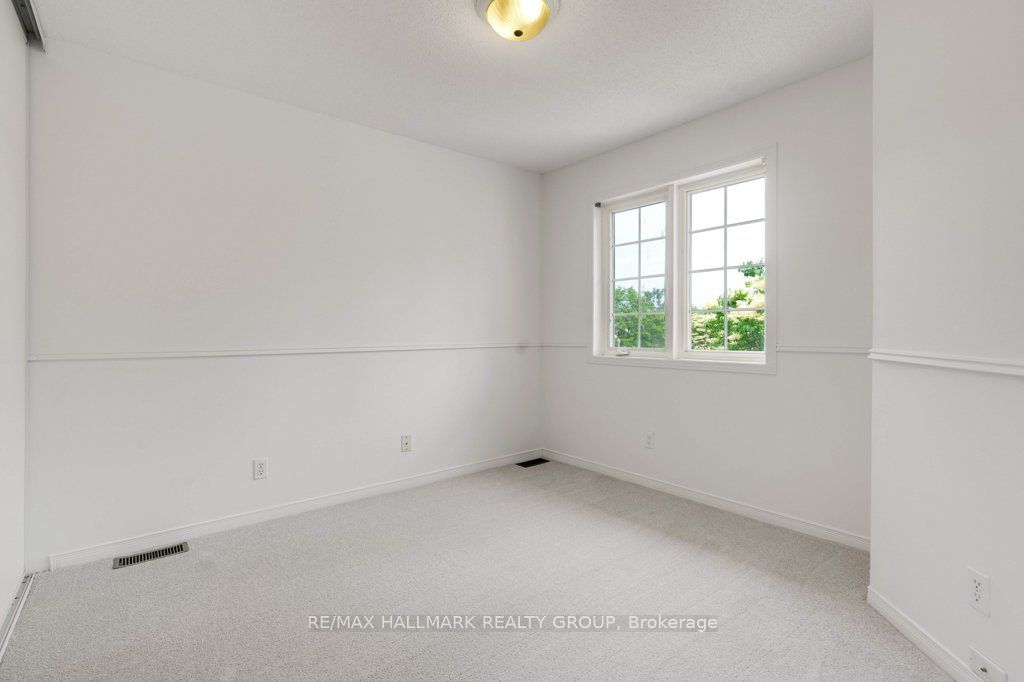 1429 Lynx Crescent Property Photo 28