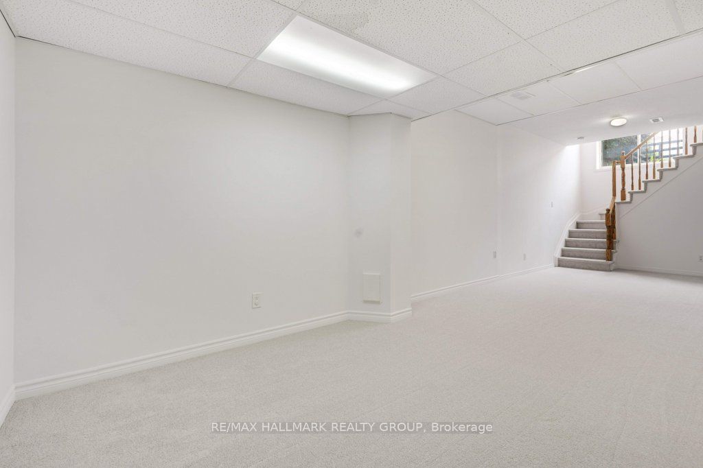 1429 Lynx Crescent Property Photo 31