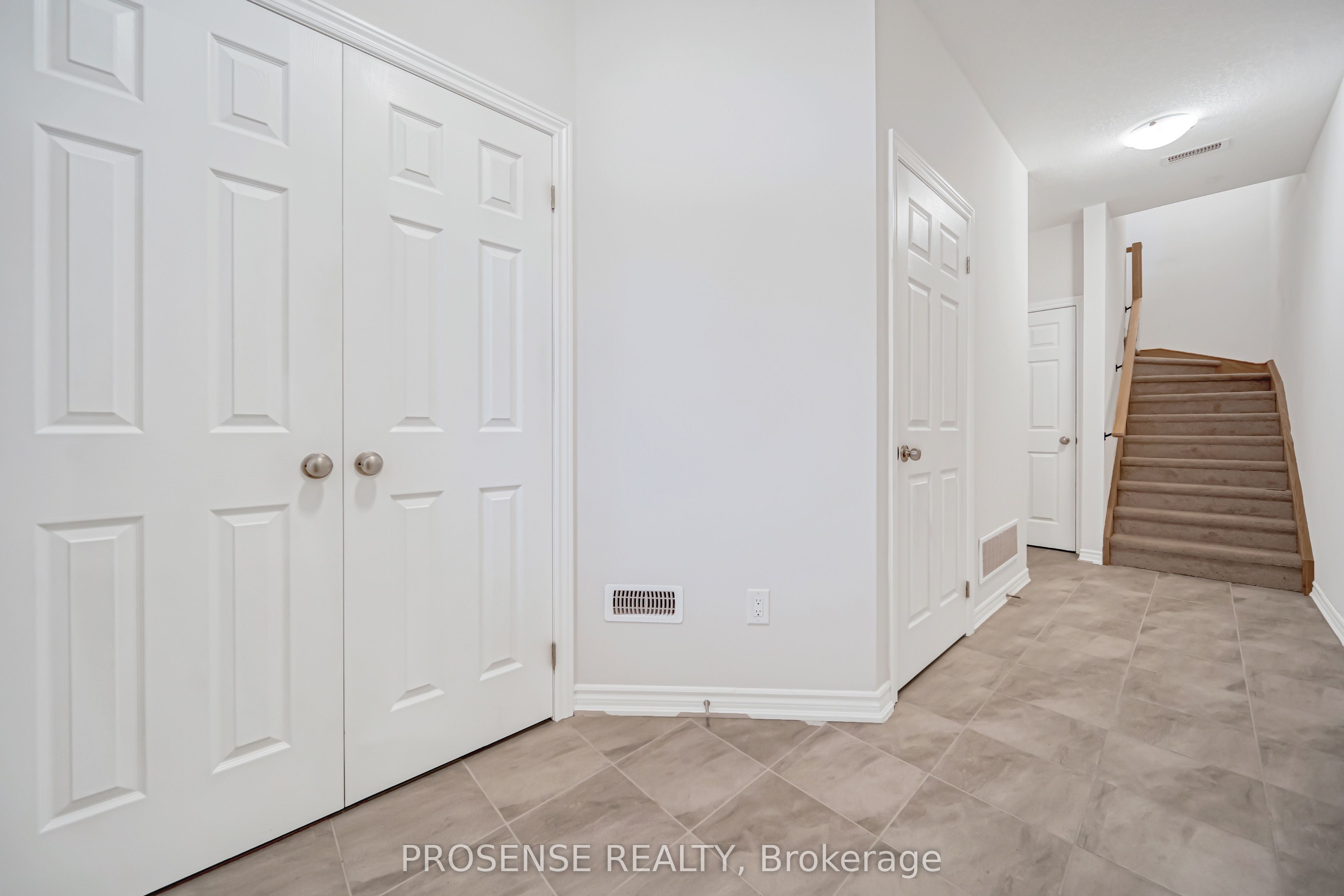 677 Park Road N 124 Property Photo 5