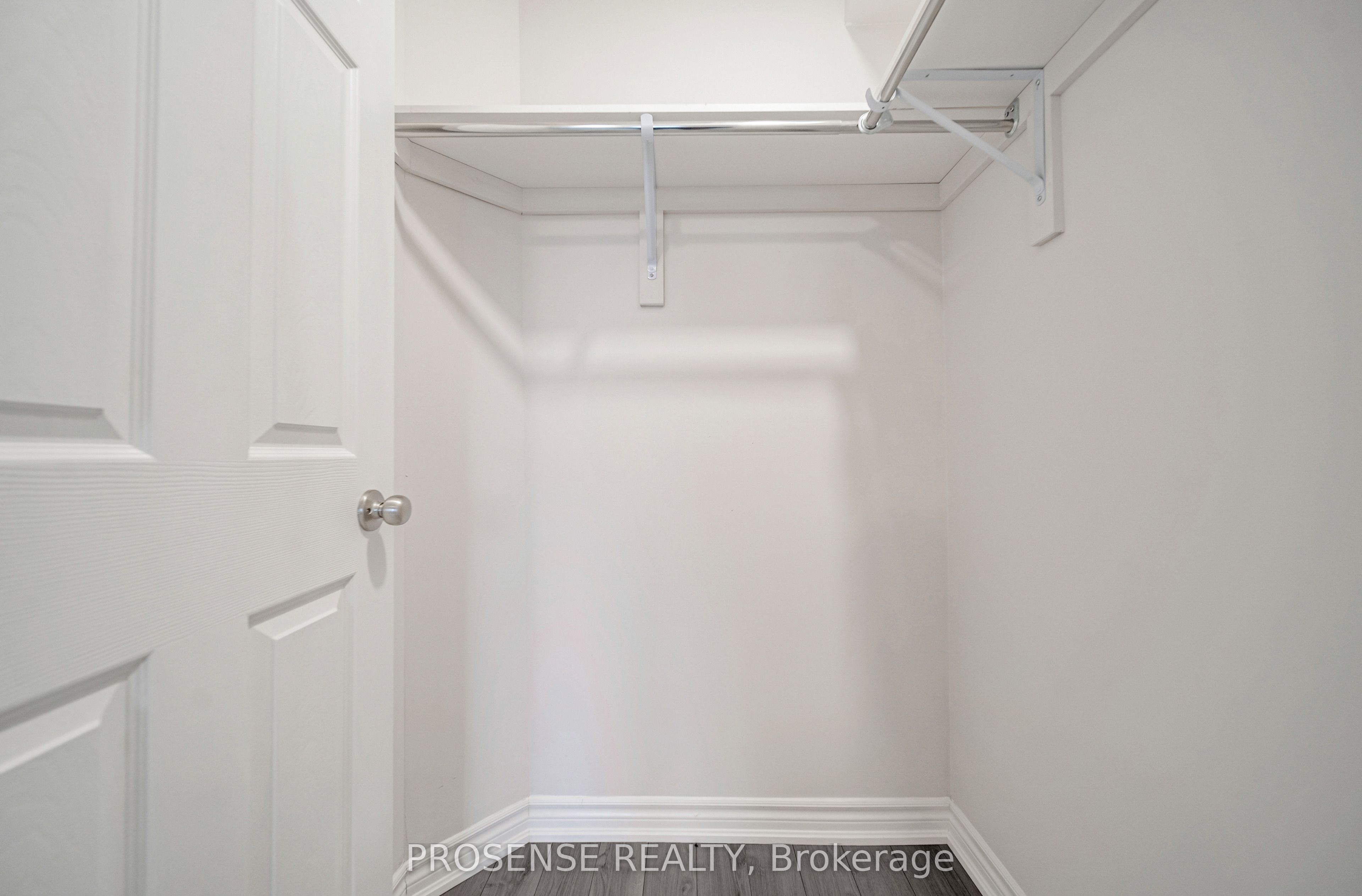 677 Park Road N 124 Property Photo 18