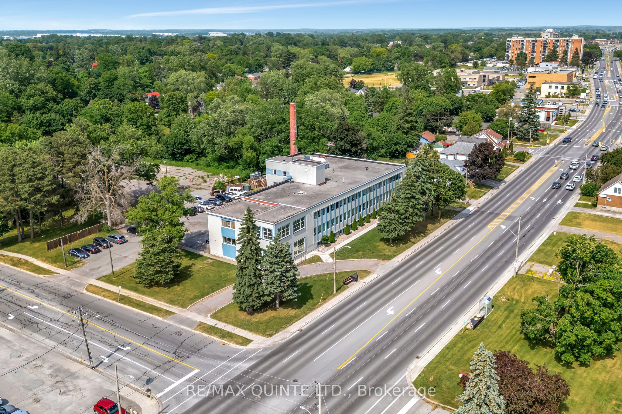 228 Dundas Street E Property Photo