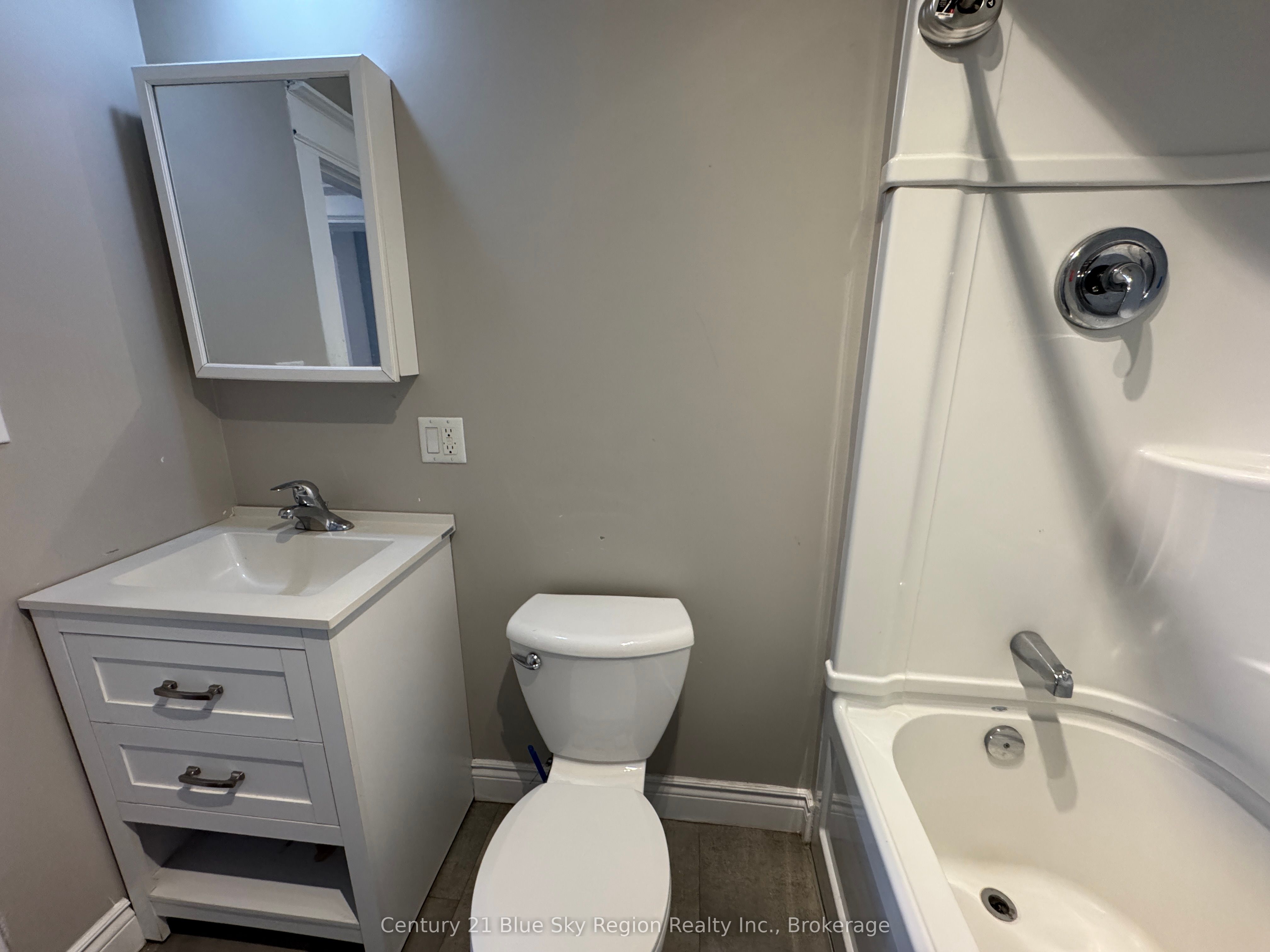 136 Second Avenue E Property Photo 18