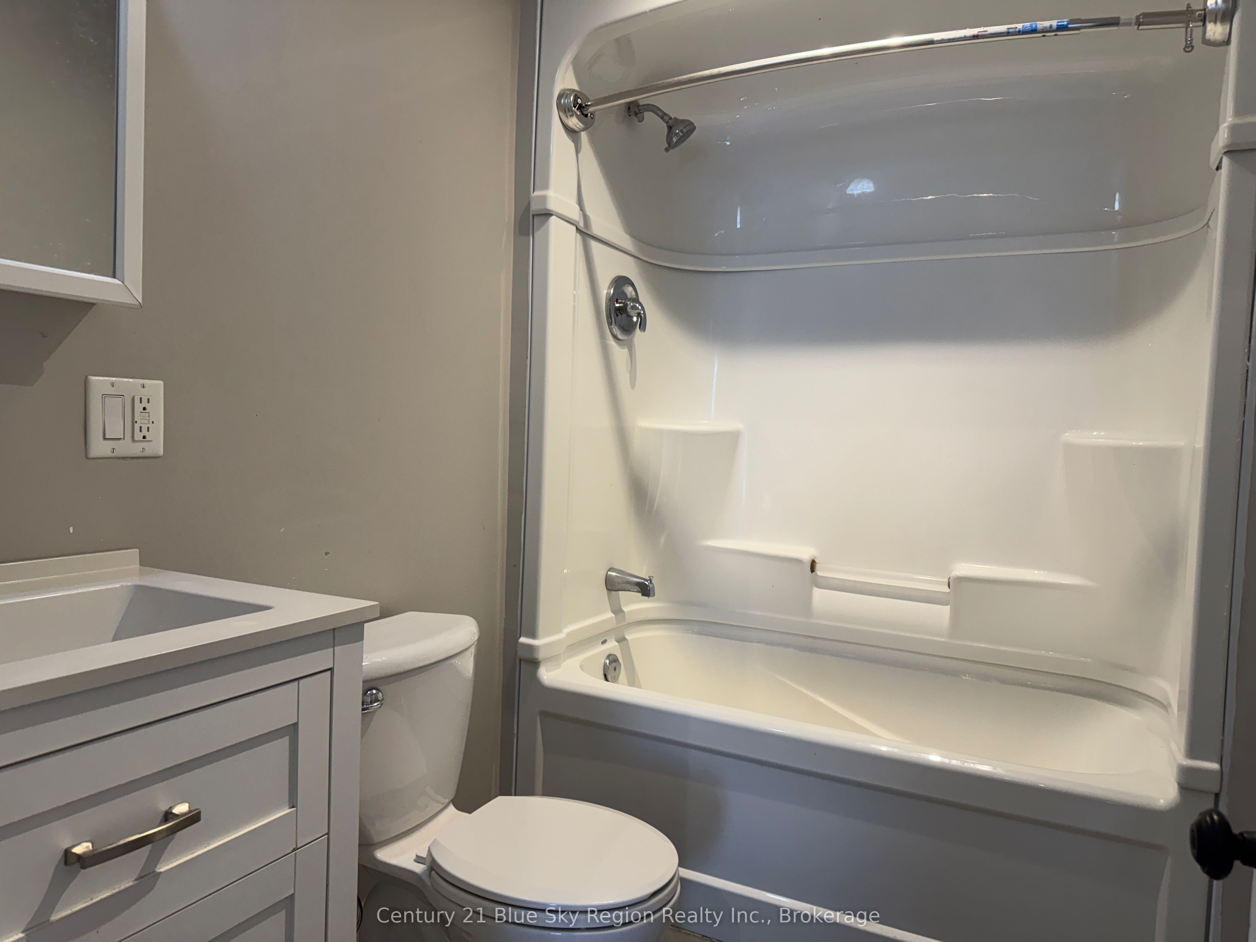 136 Second Avenue E Property Photo 19