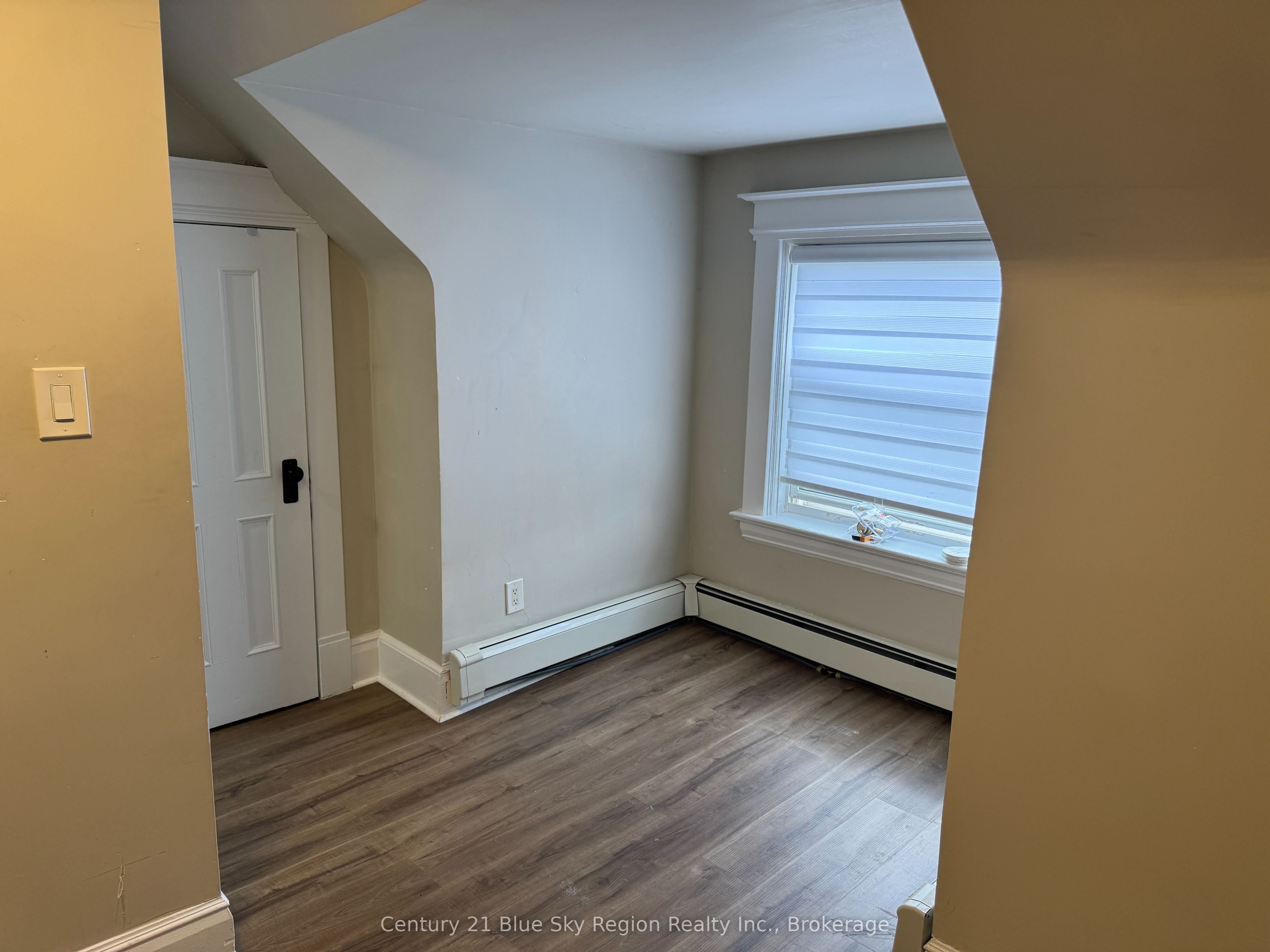 136 Second Avenue E Property Photo 22