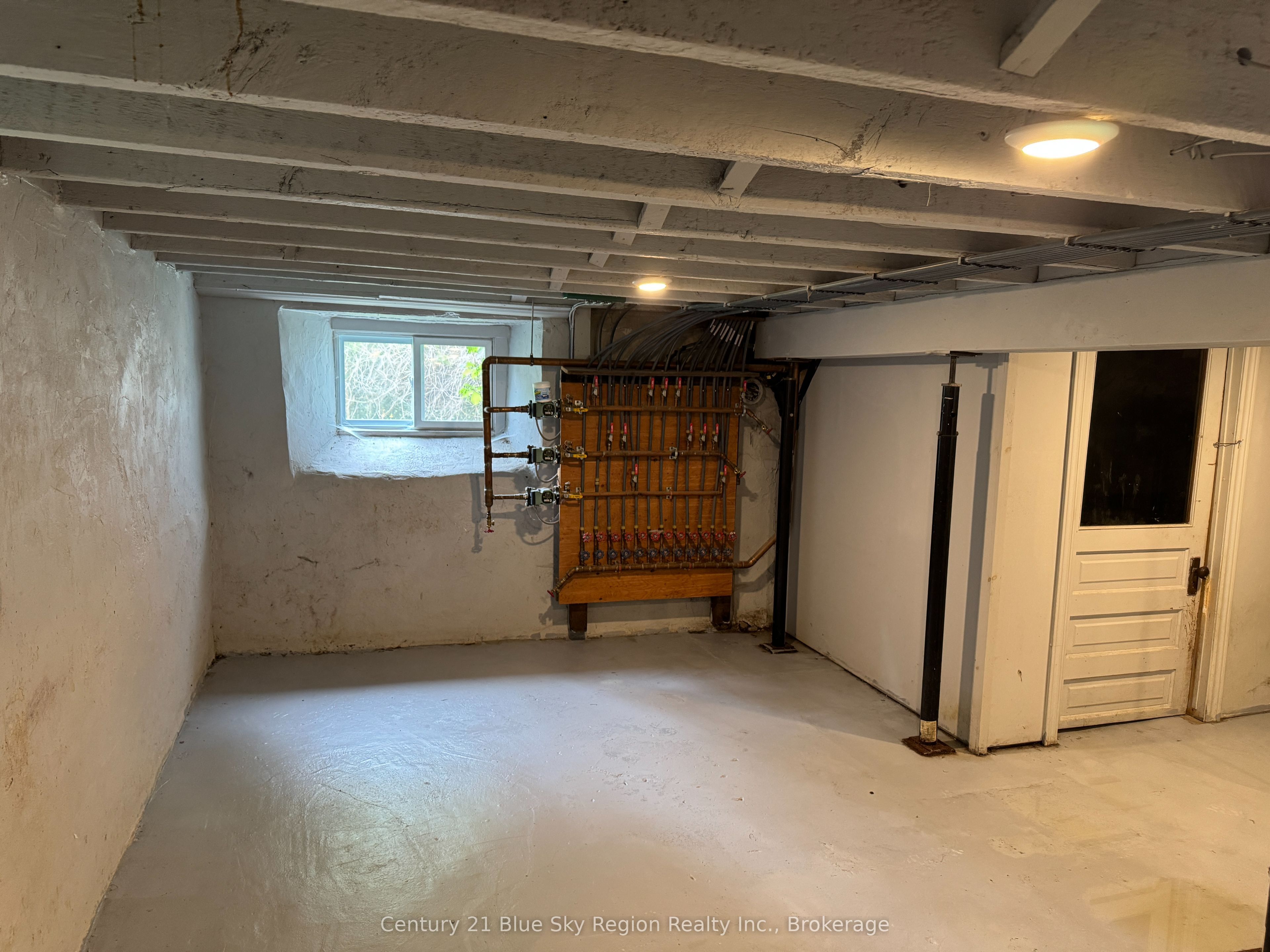 136 Second Avenue E Property Photo 24