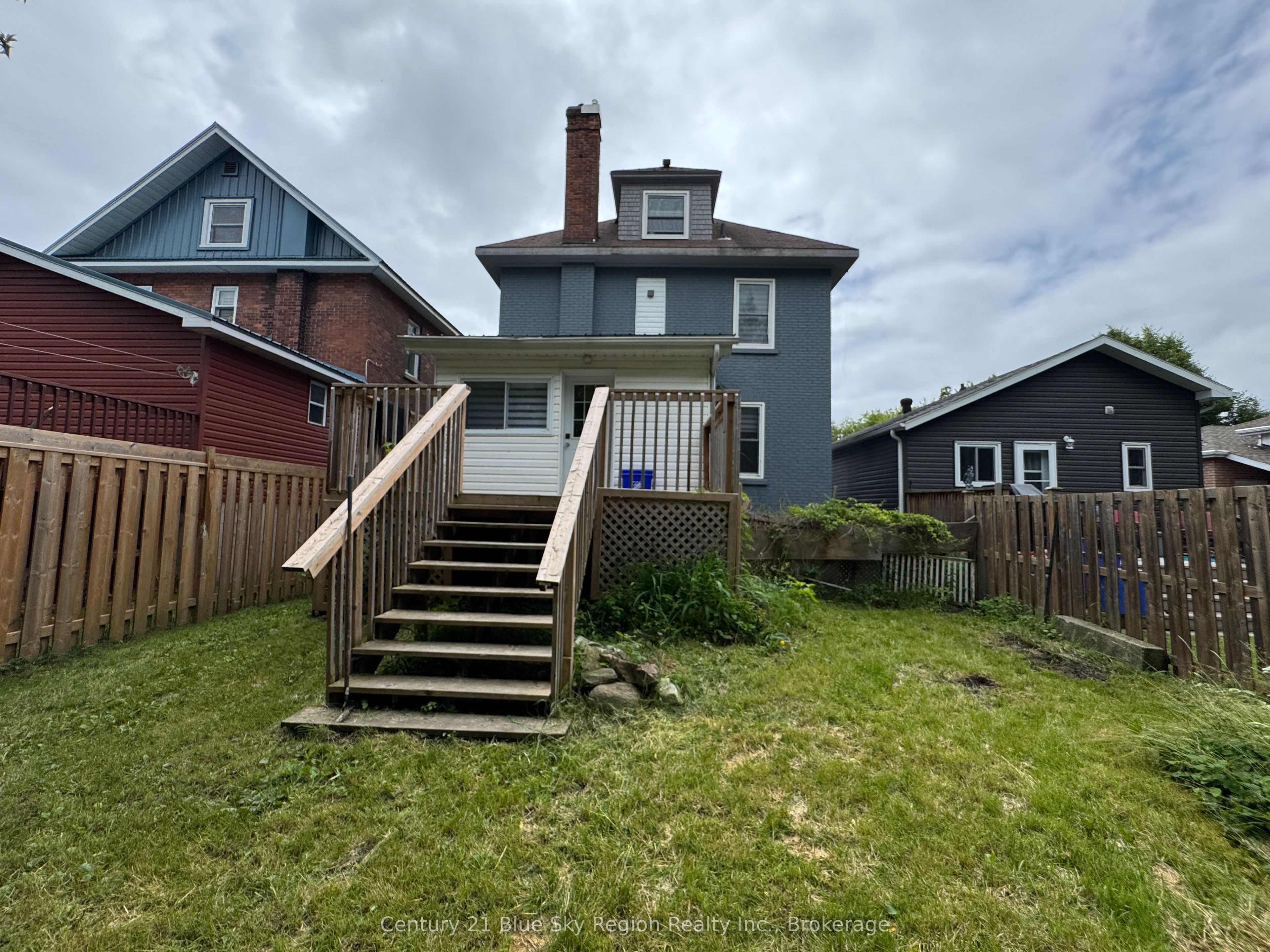 136 Second Avenue E Property Photo 27