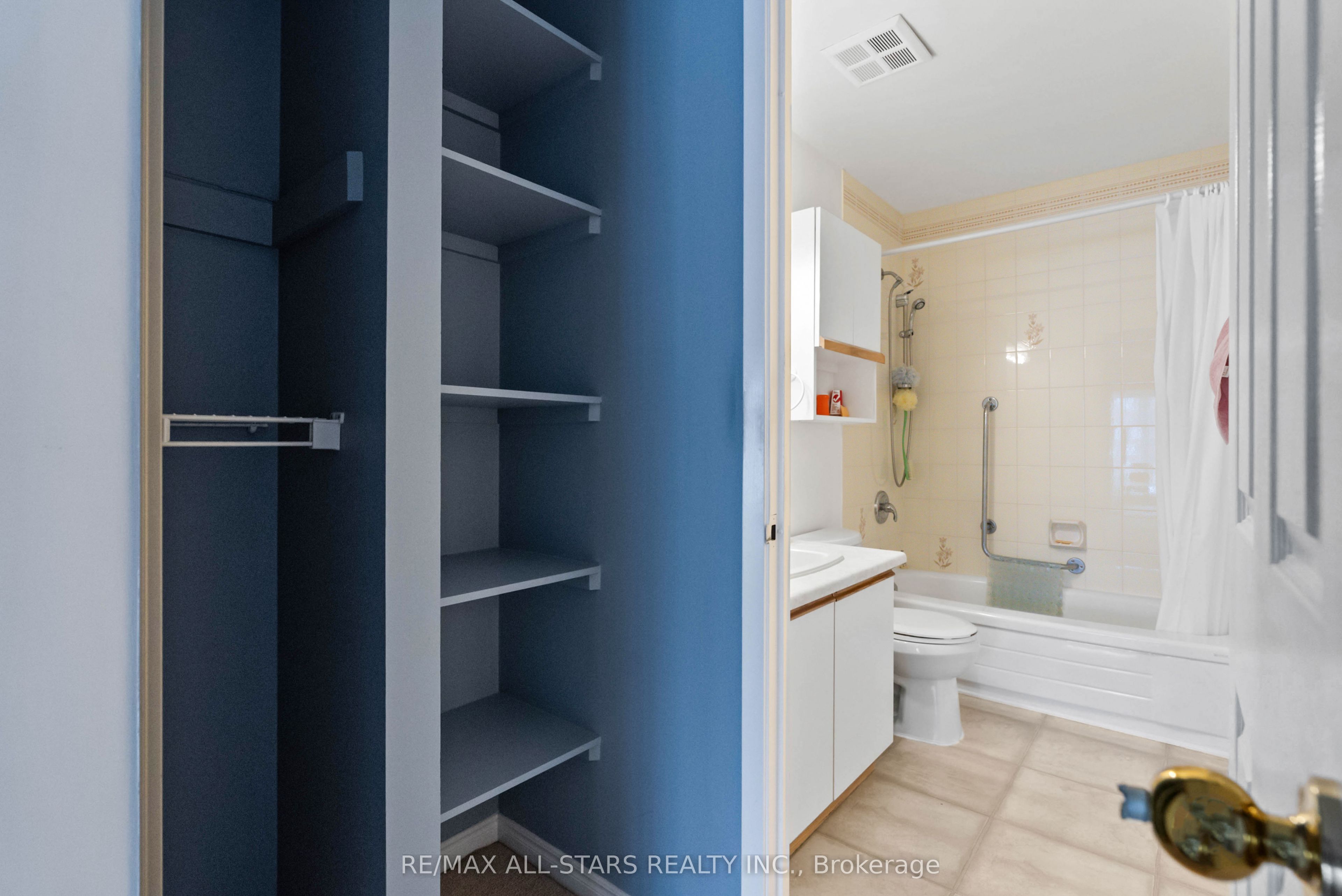 2 Heritage Way 208 Property Photo 15