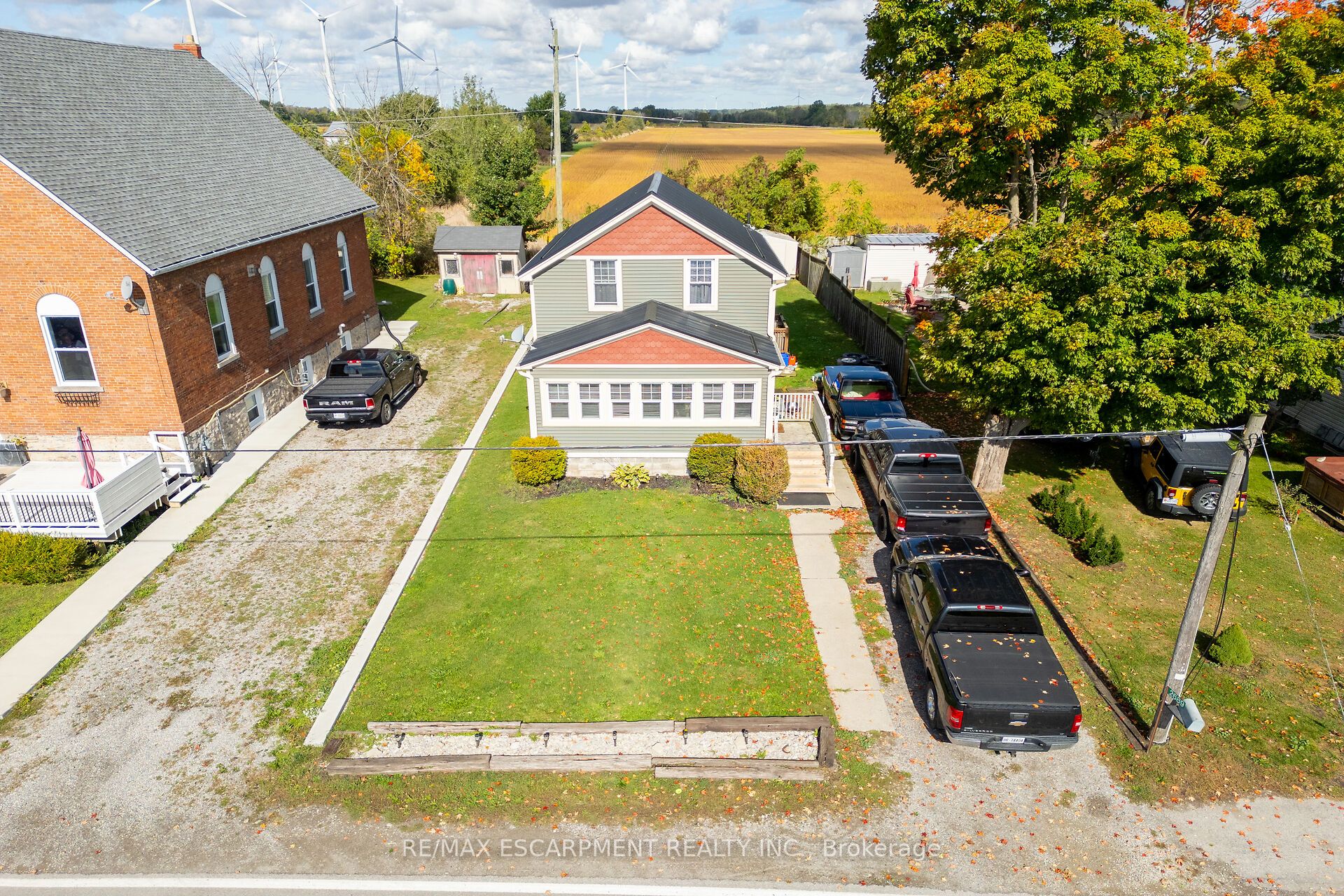 2689 North Shore Drive Property Photo 4