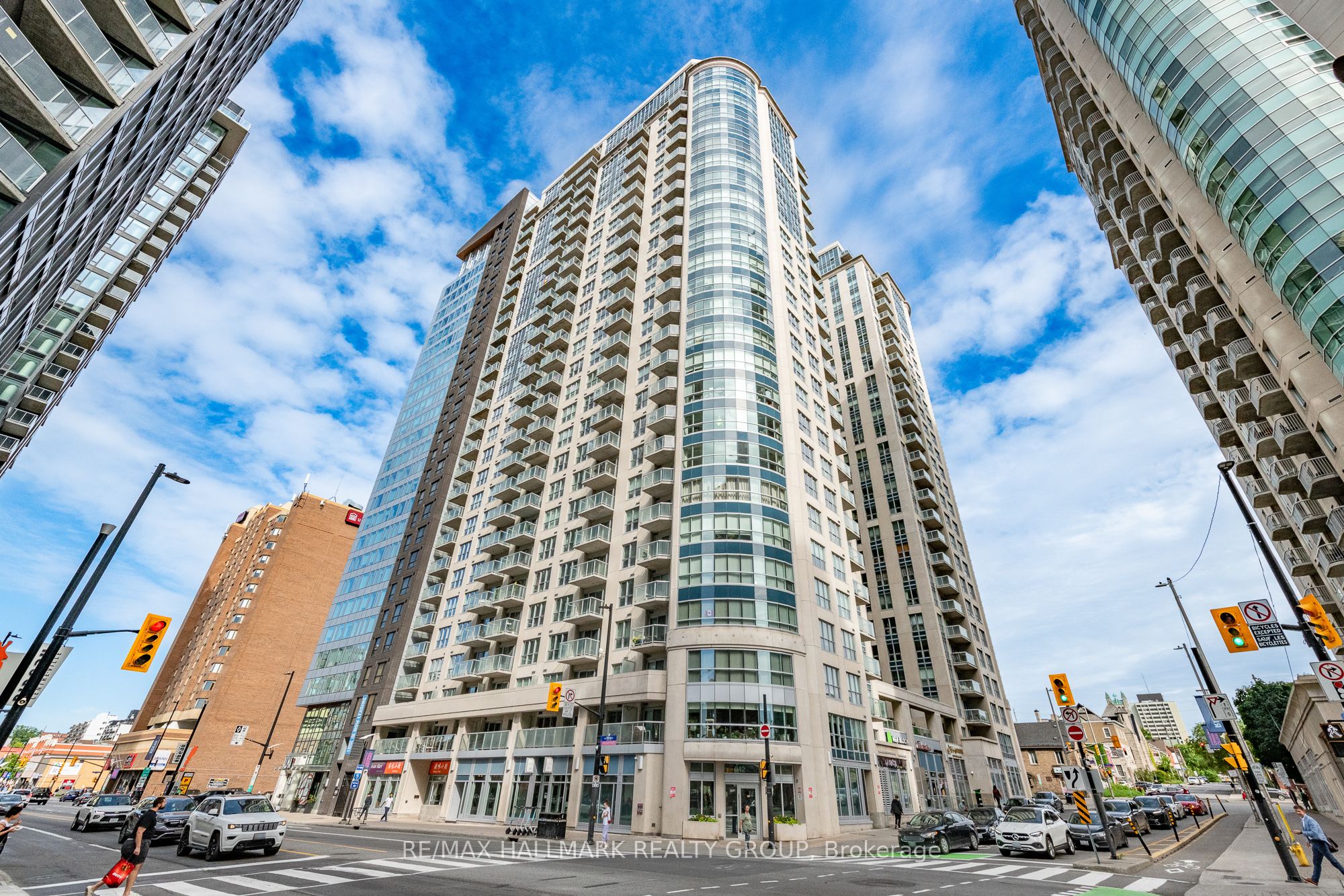 #ph1-2702 - 242 Rideau Street Property Photo 1