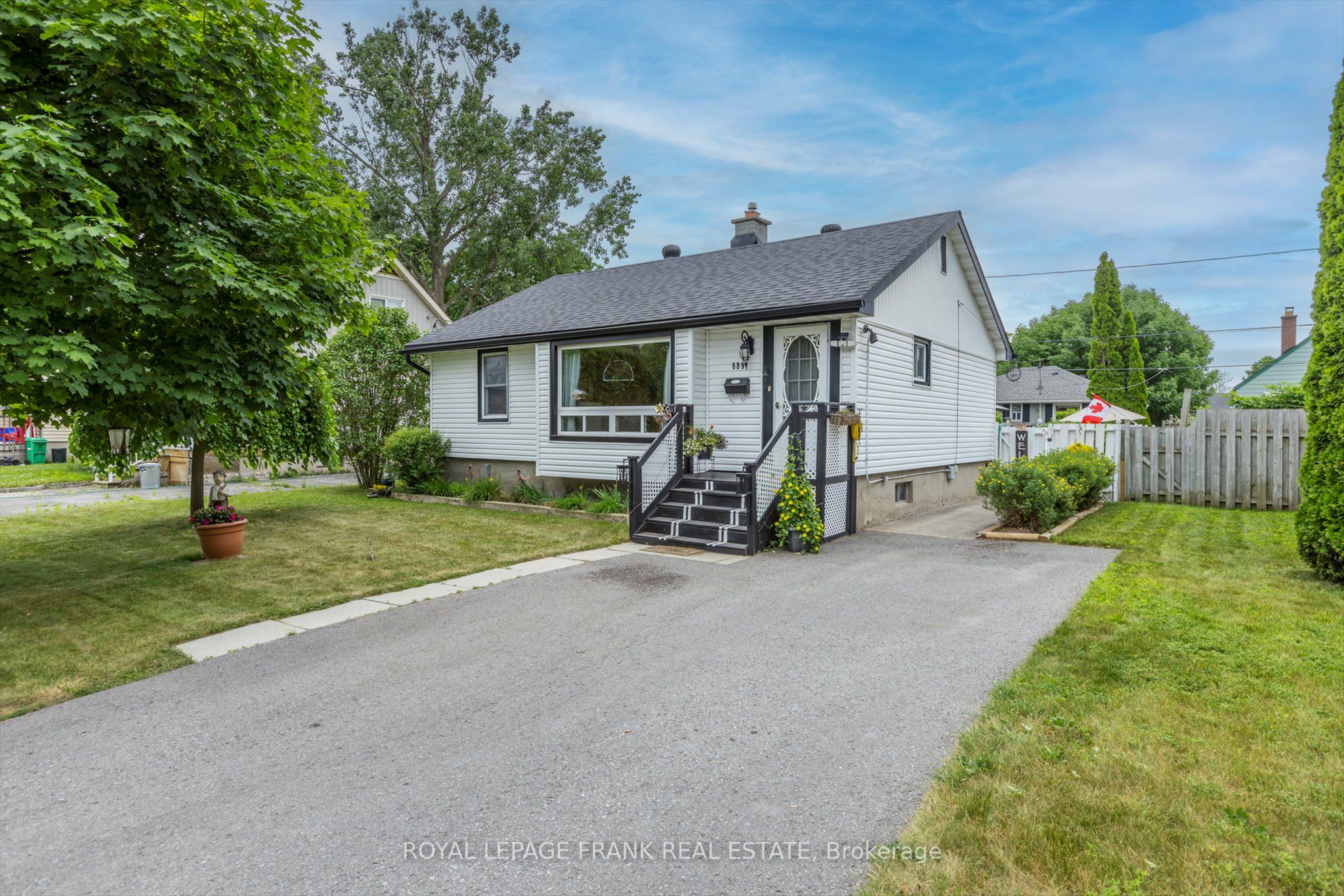 689 Hawley Street Property Photo 1