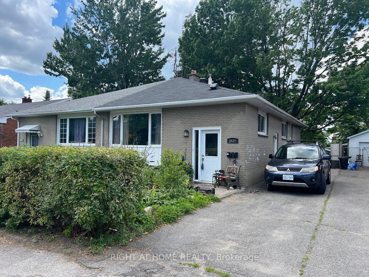 2421 Iris Street Property Photo 1