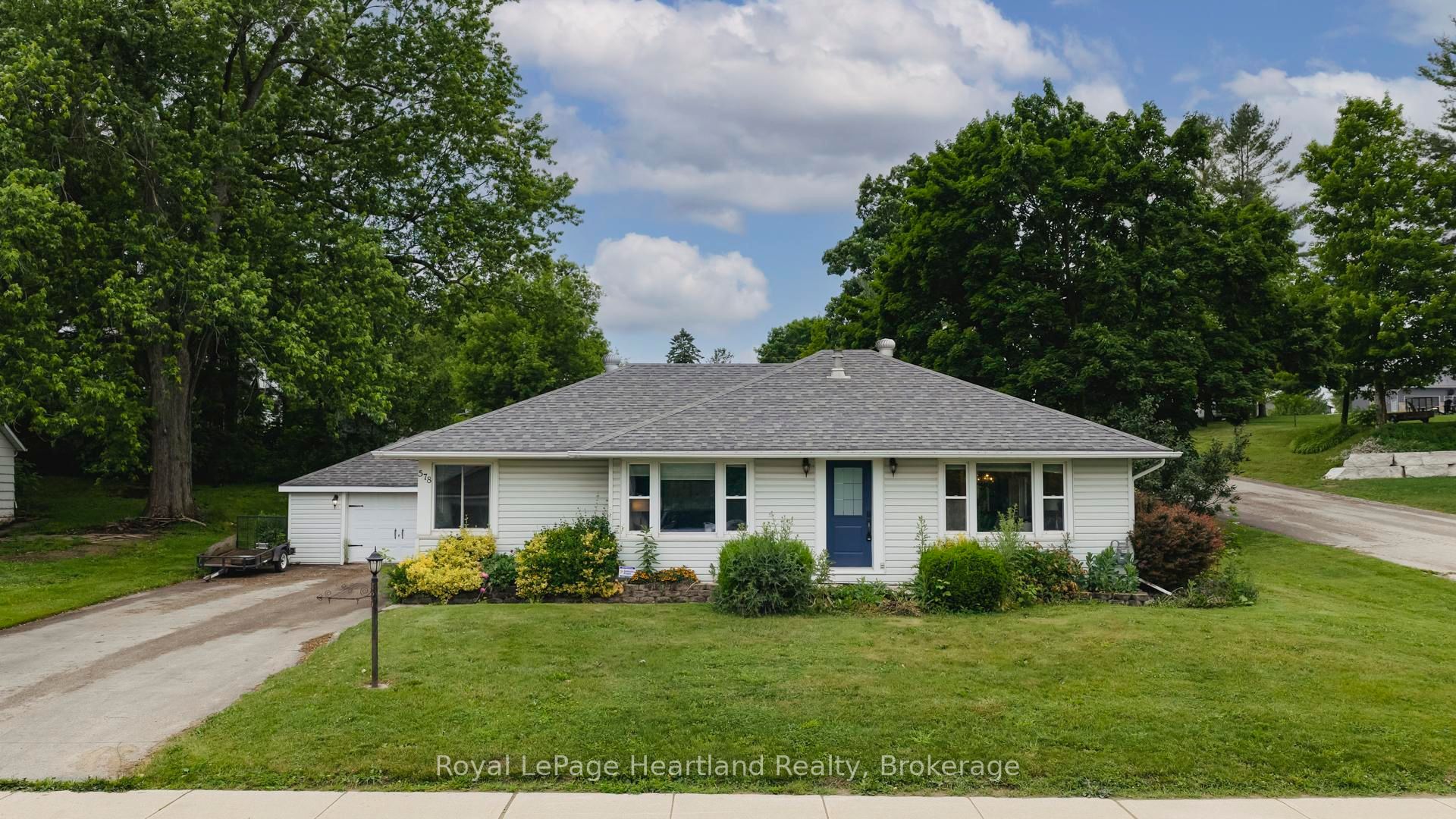 578 STAUFFER Street Property Photo 1