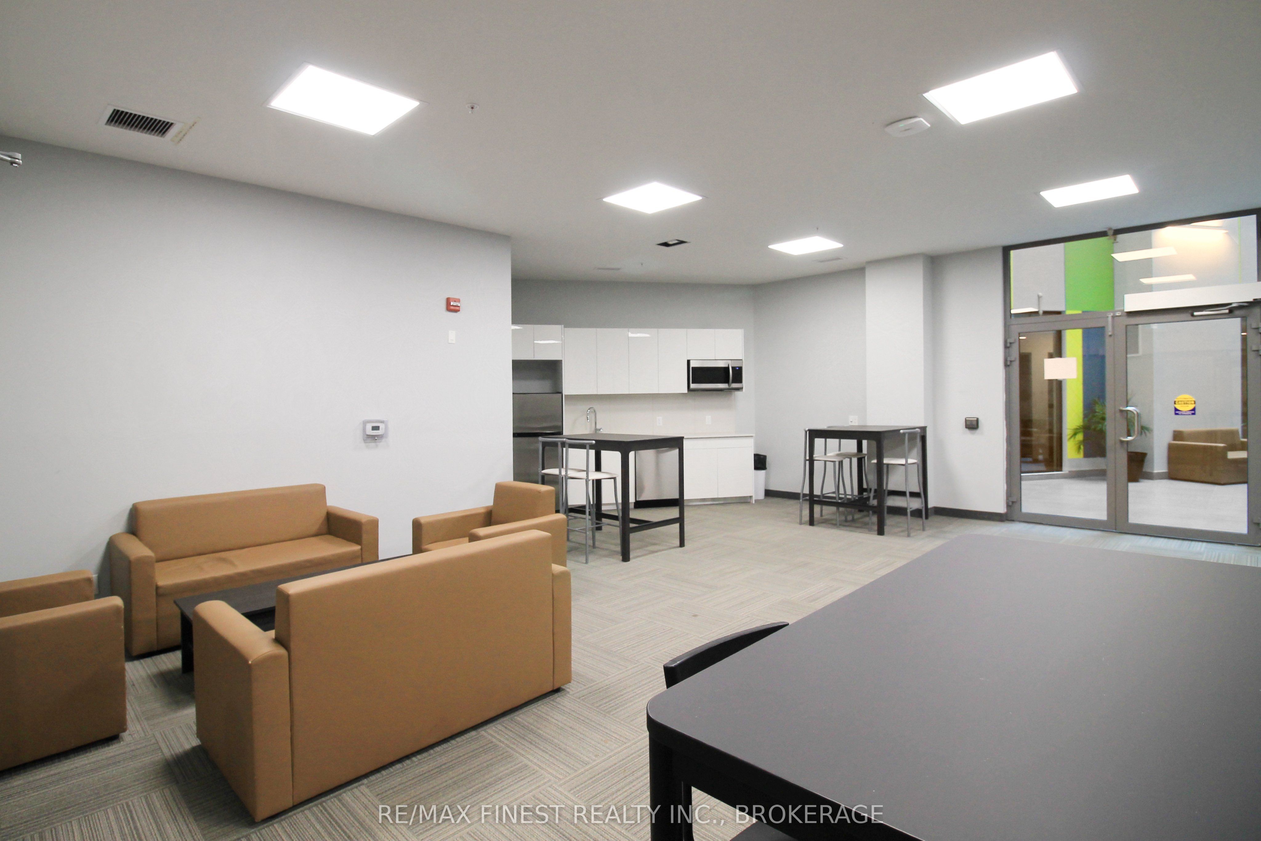 652 Princess Street 622 Property Photo 16