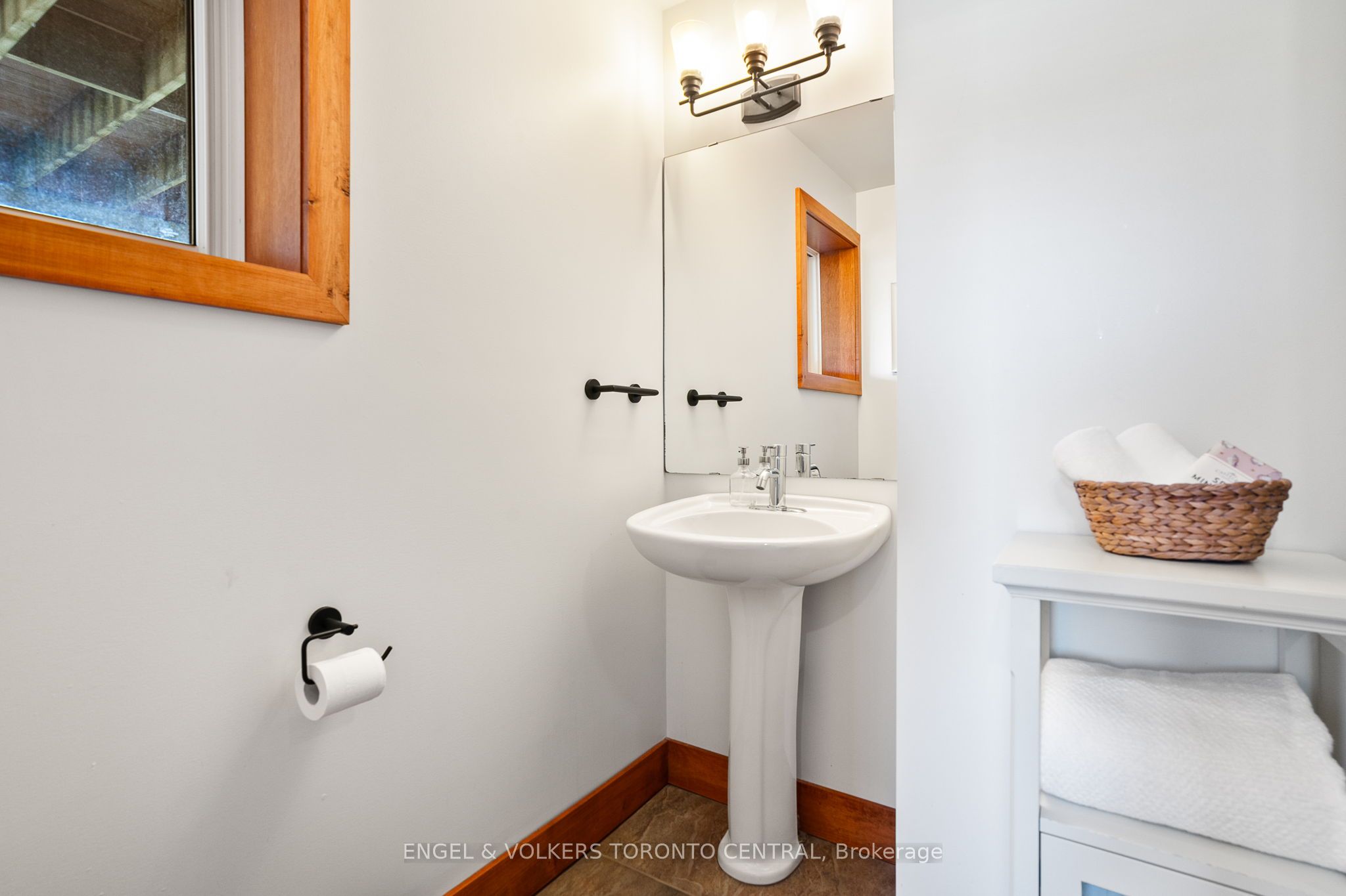 795481 3rd Line Ehs N/a Property Photo 10
