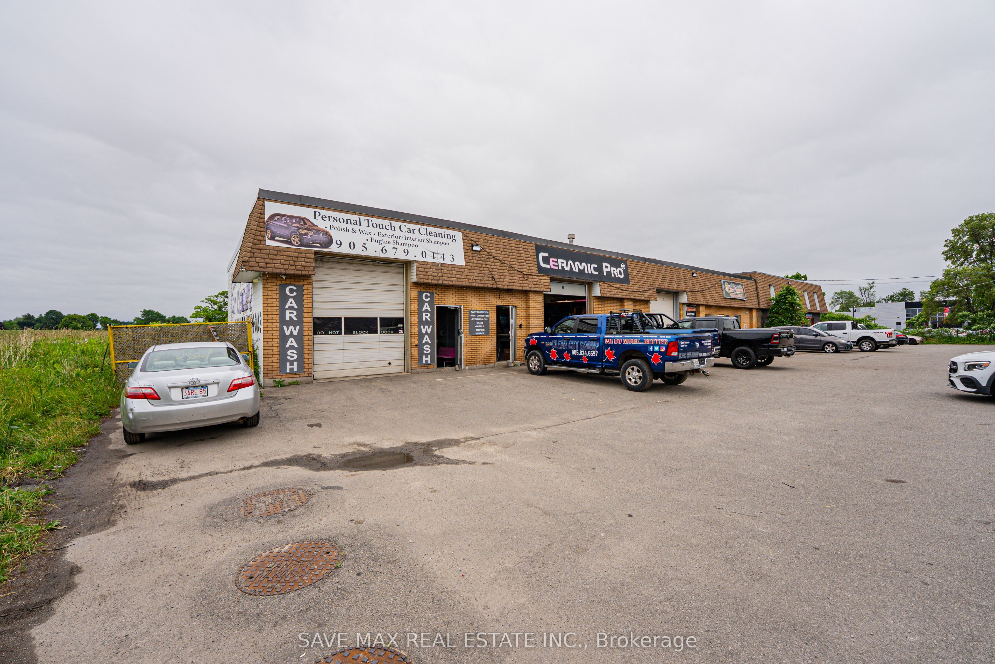 2481 Upper James Street Property Photo 1