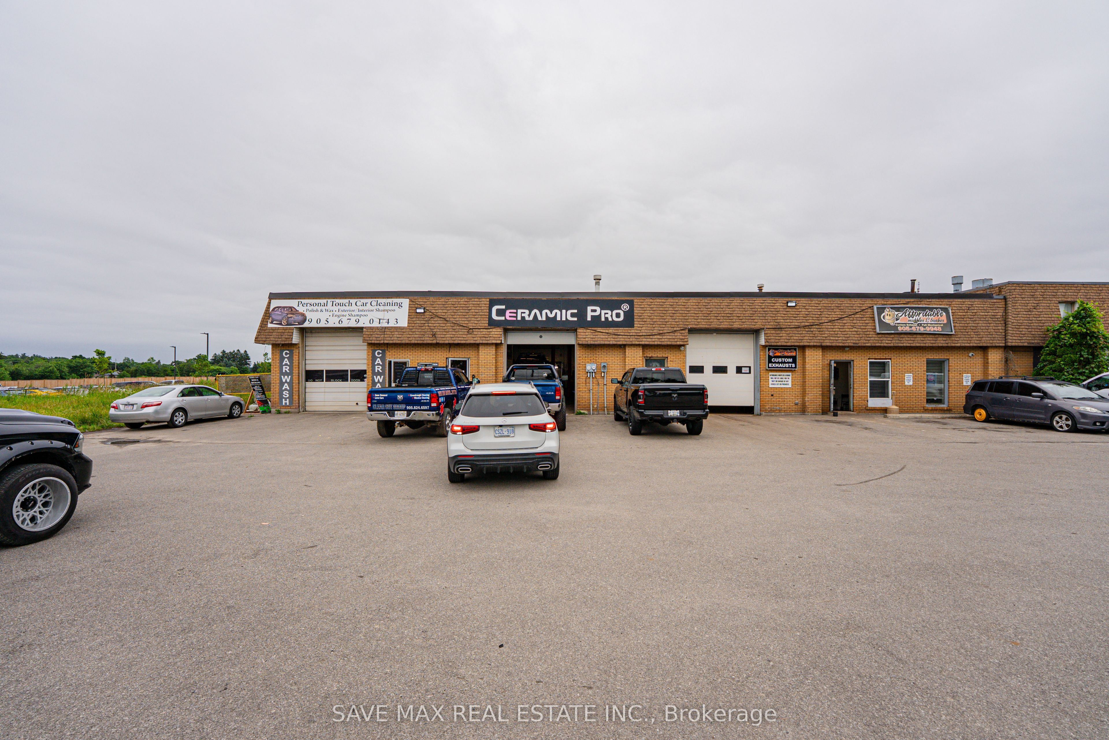 2481 Upper James Street Property Photo 4